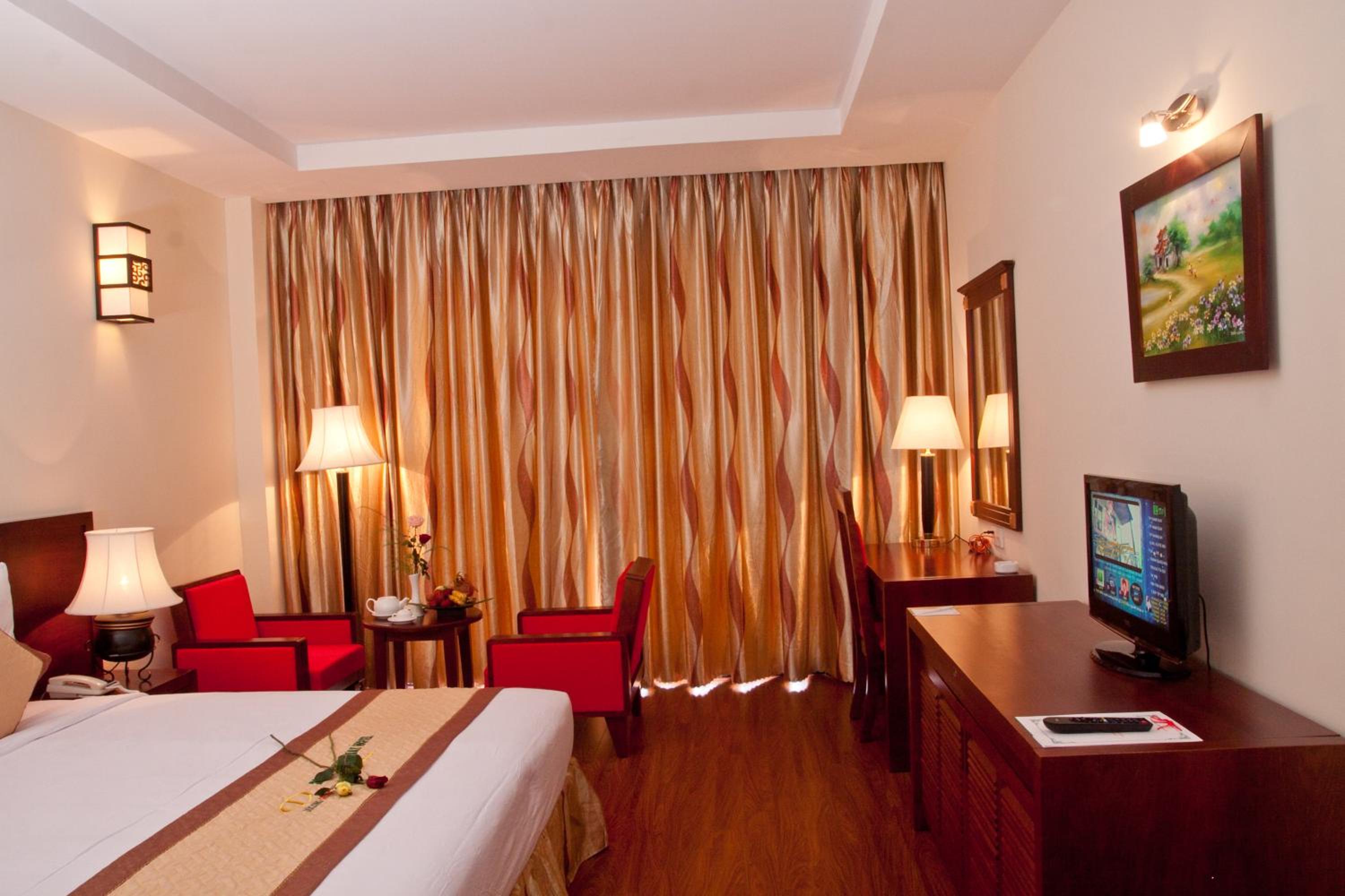 Superior Twin Room with City View photo 3