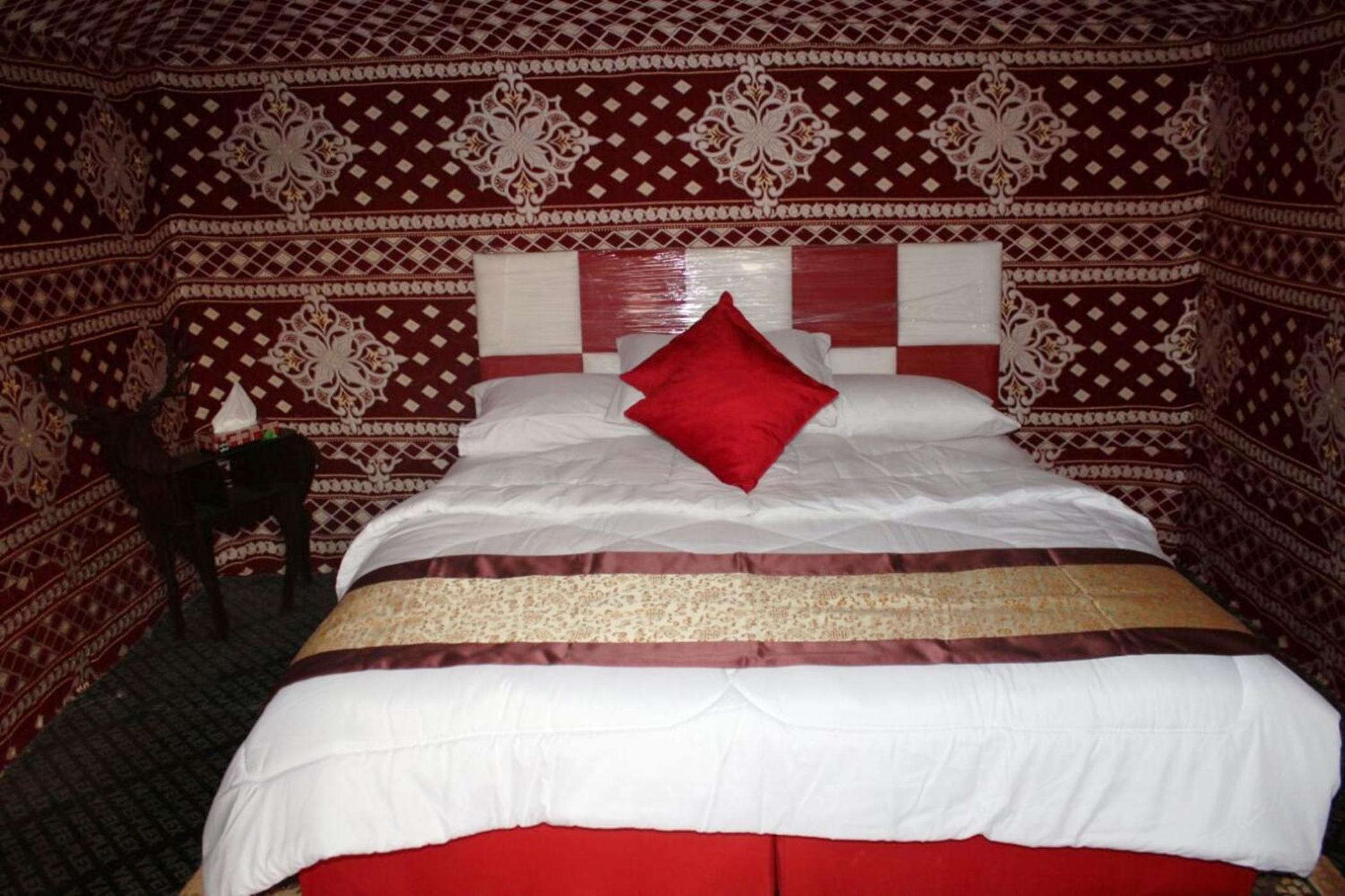 Single Tent with Shared Bathroom photo 1