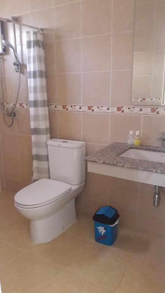 Large Double Room - Photo 4