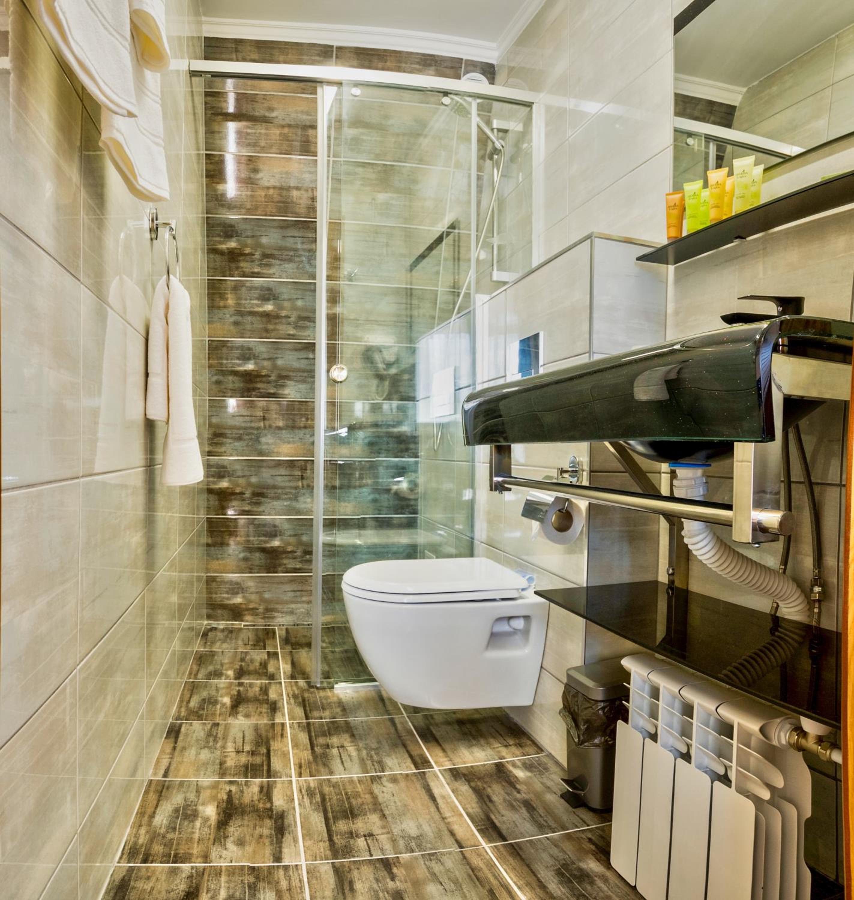 Deluxe Double Room with Balcony photo 3