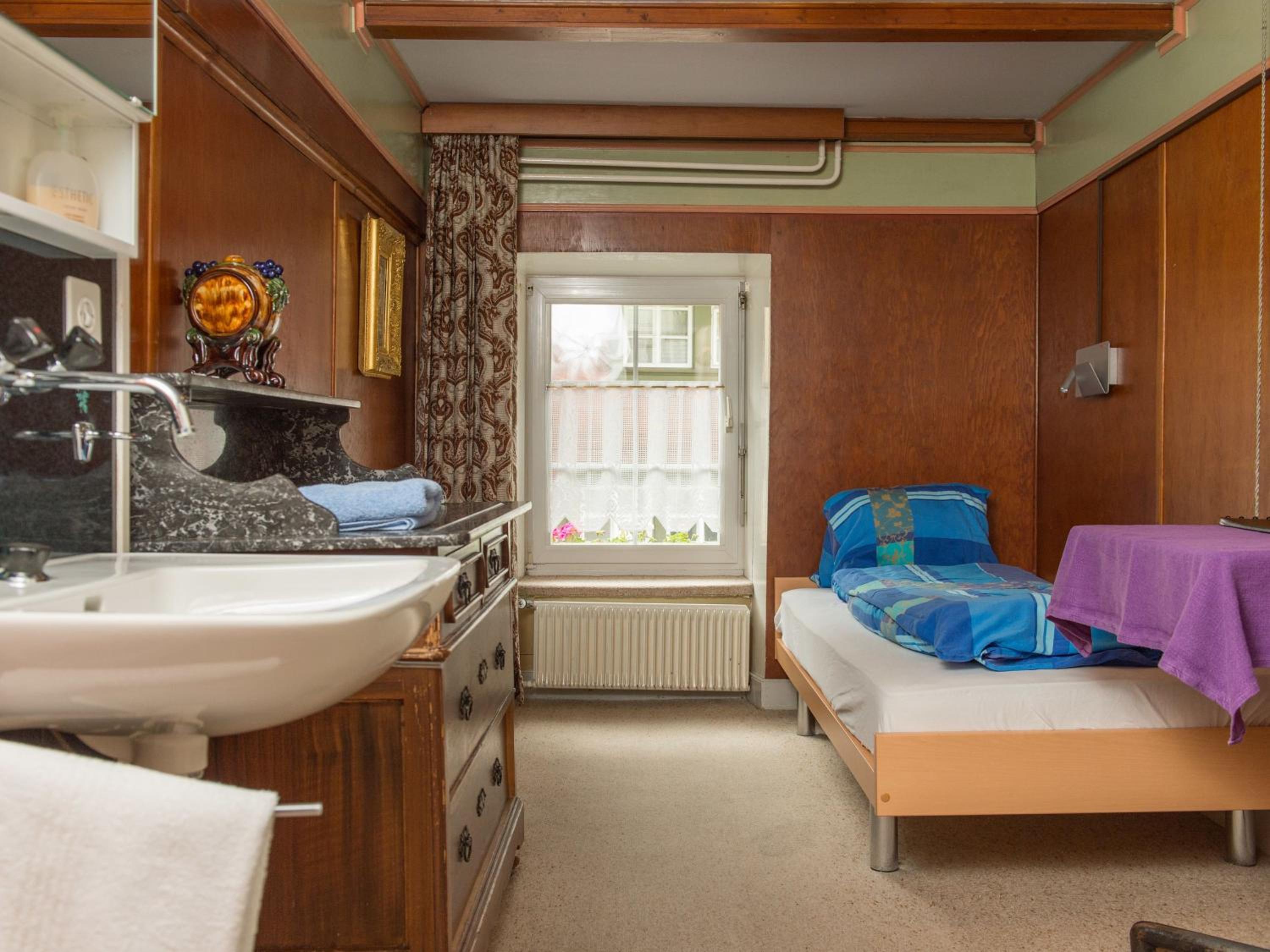 Single Room with Shared Bathroom photo 1