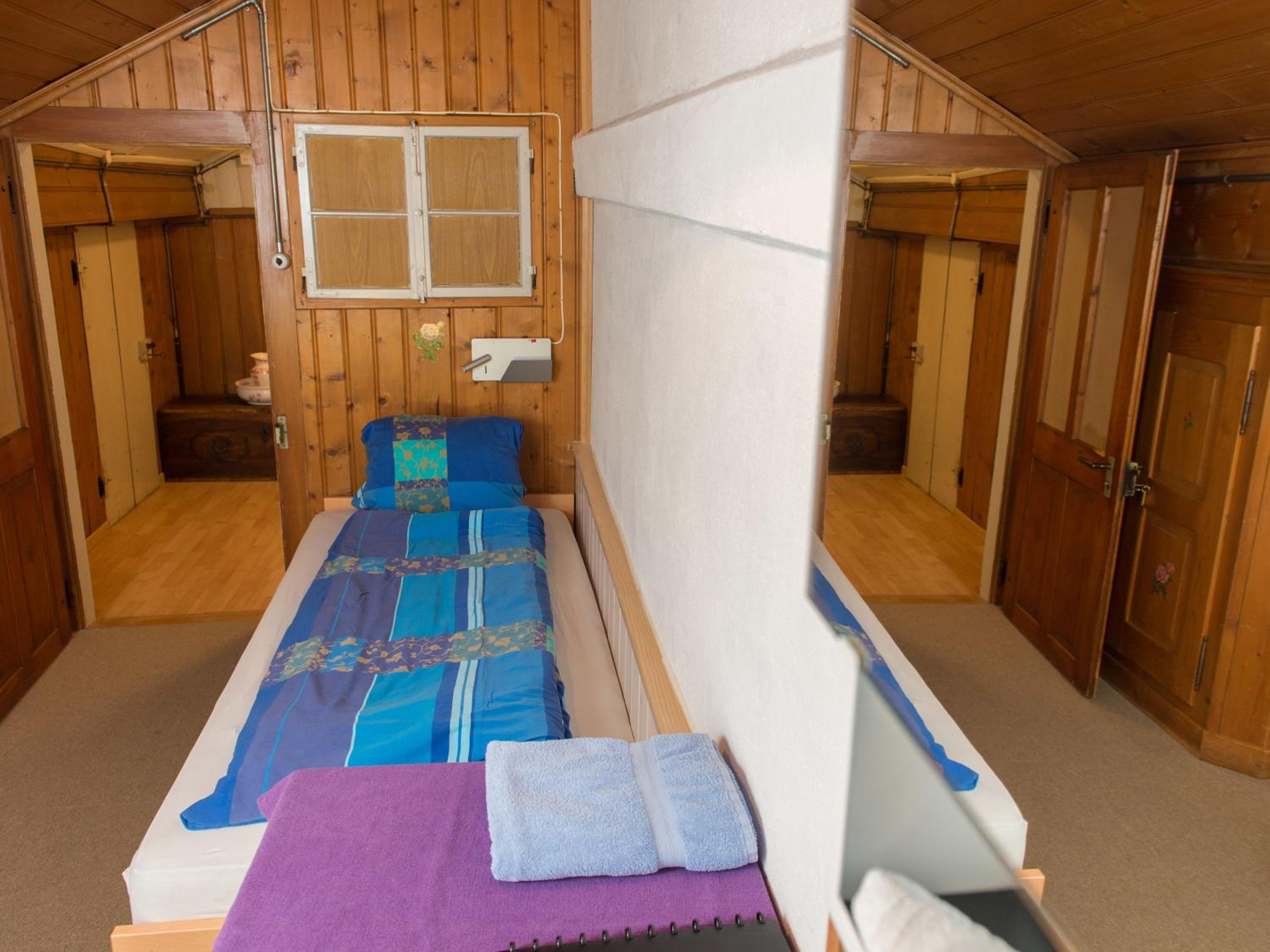 Single Room with Shared Bathroom photo 2
