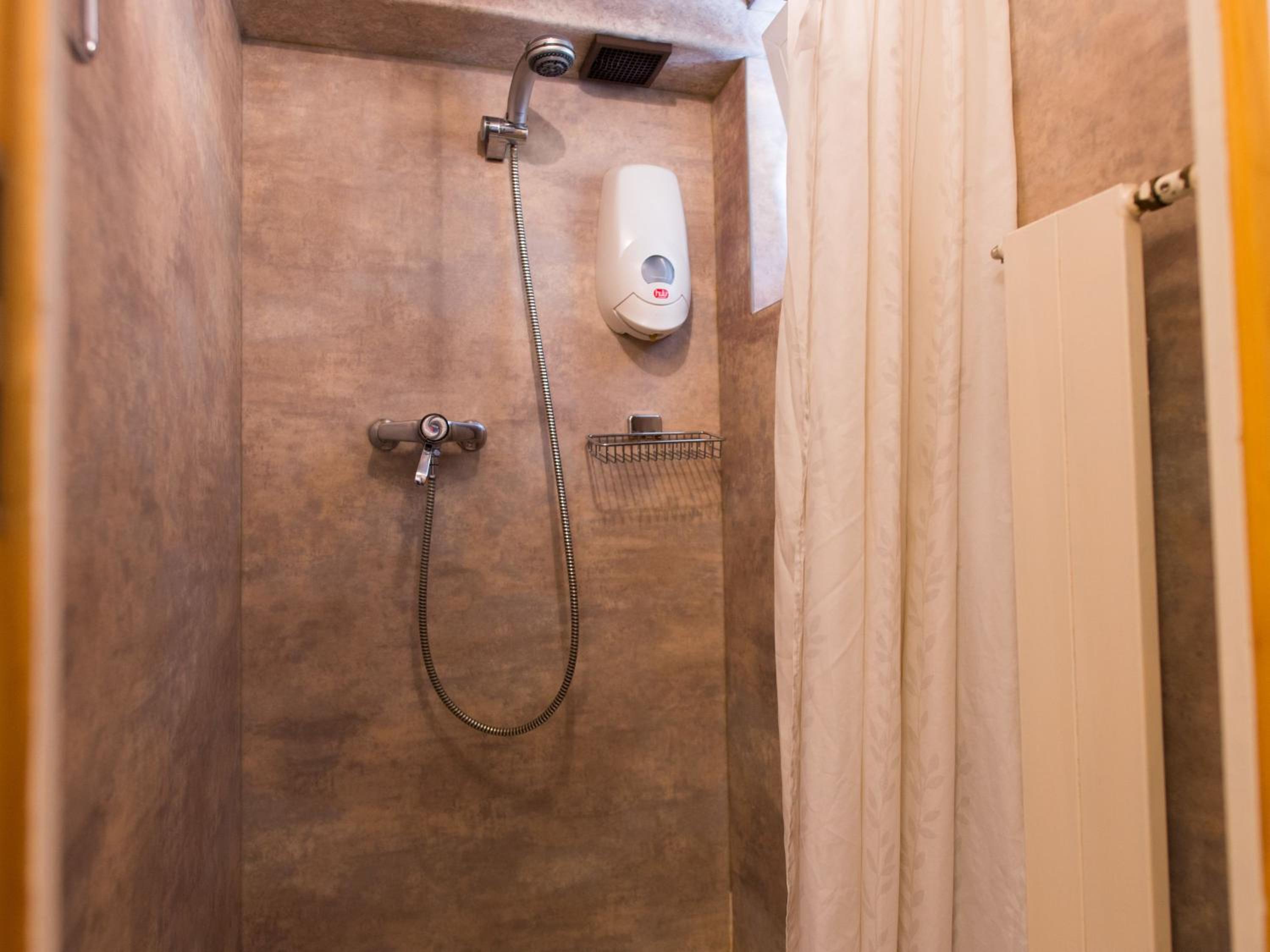 Triple Room with Shared Bathroom photo 3