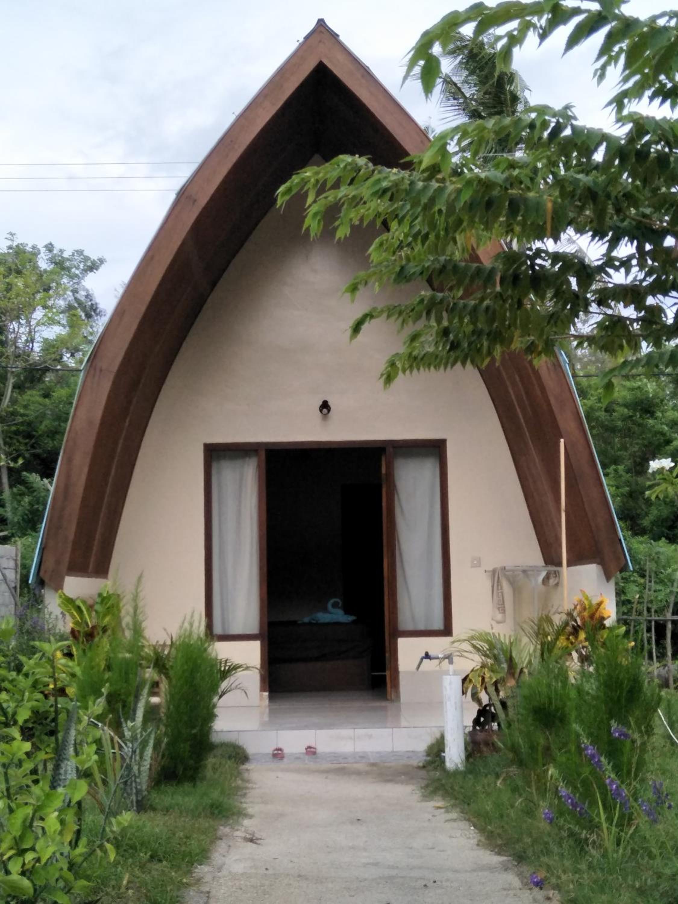 Bungalow with Garden View - Photo 19