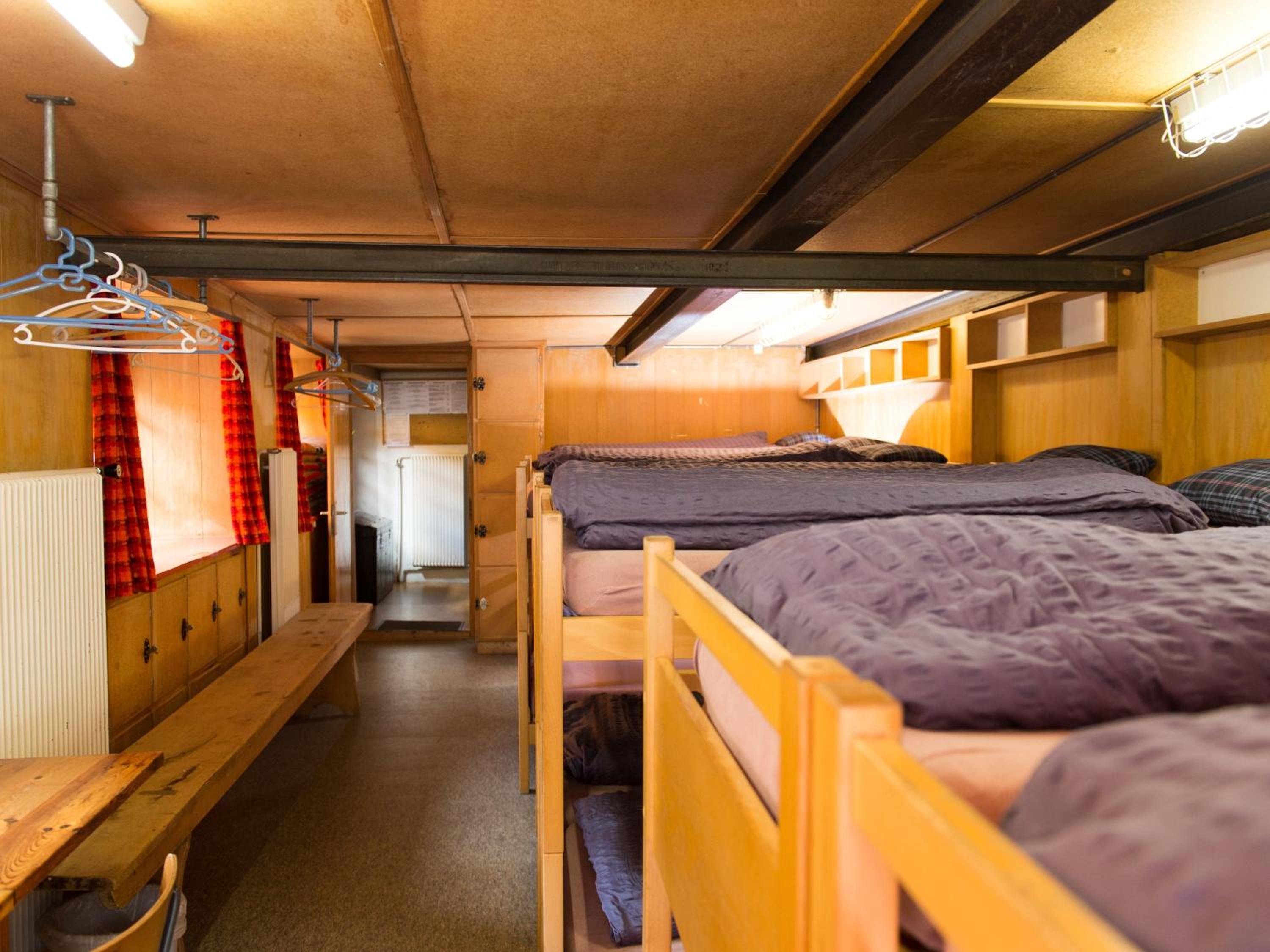 Bed in 14-Bed Mixed Dormitory Room photo 2