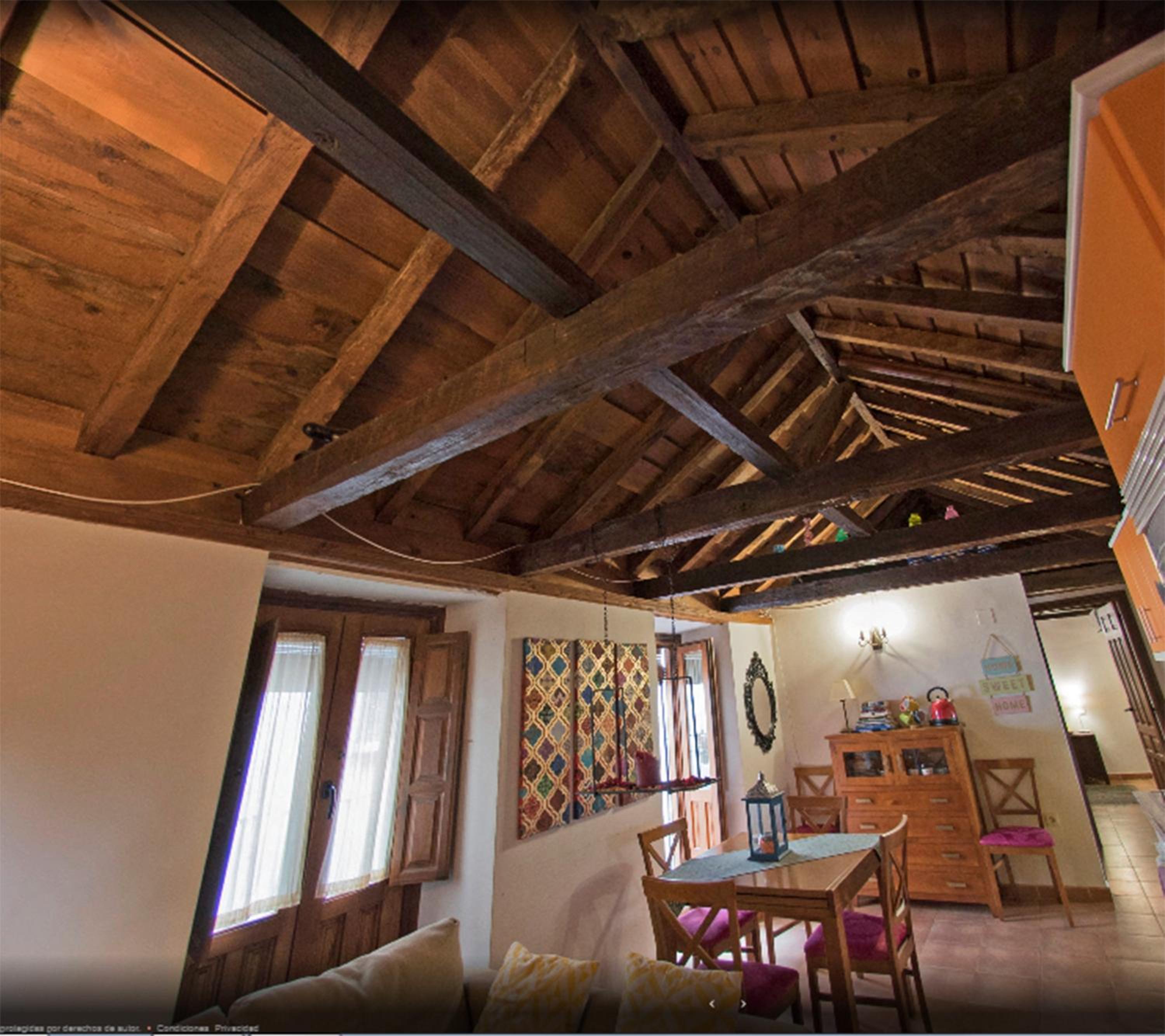 Apartment with Terrace - Photo 8