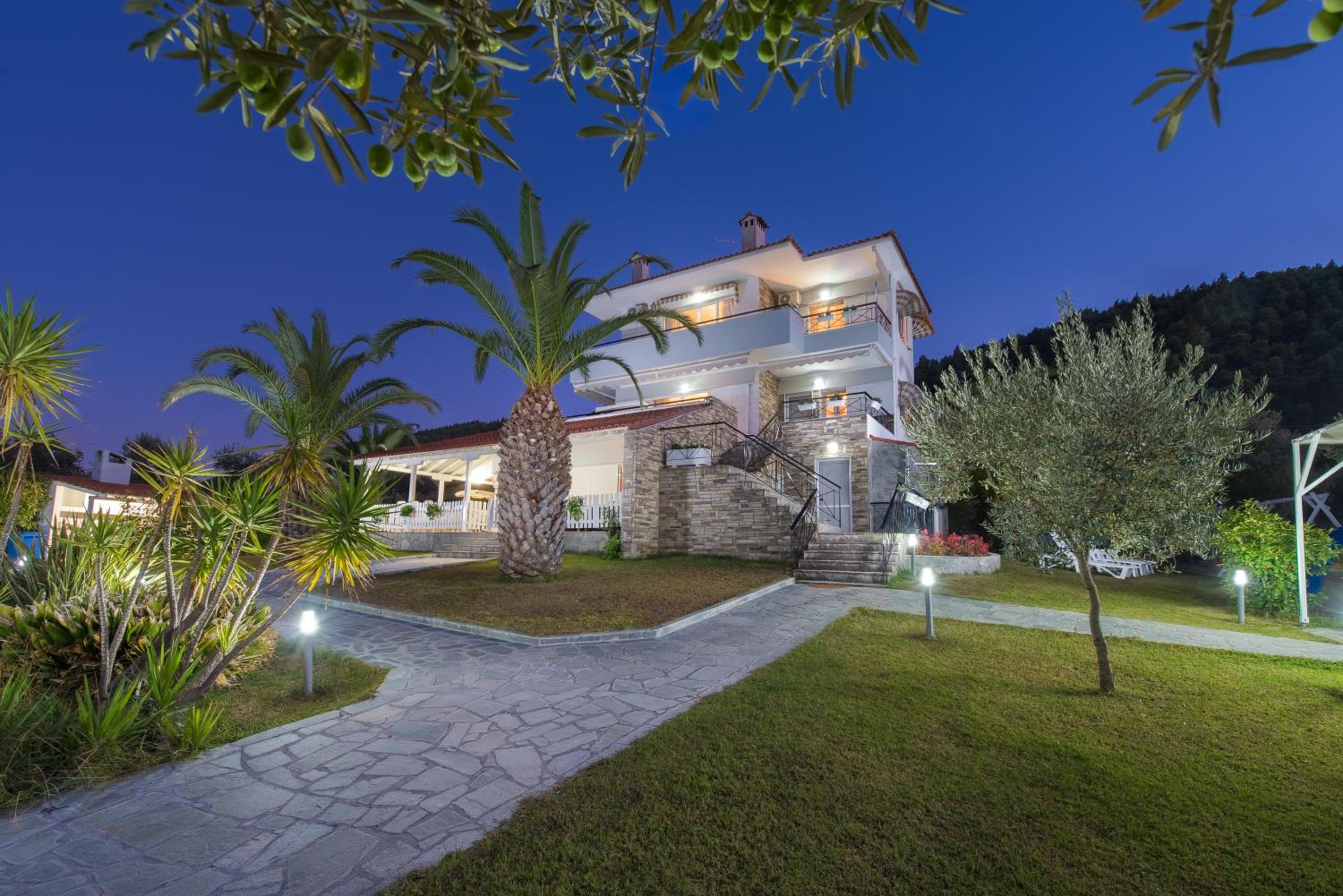 Villa- Maisonette, 1st+2nd Floor photo 2