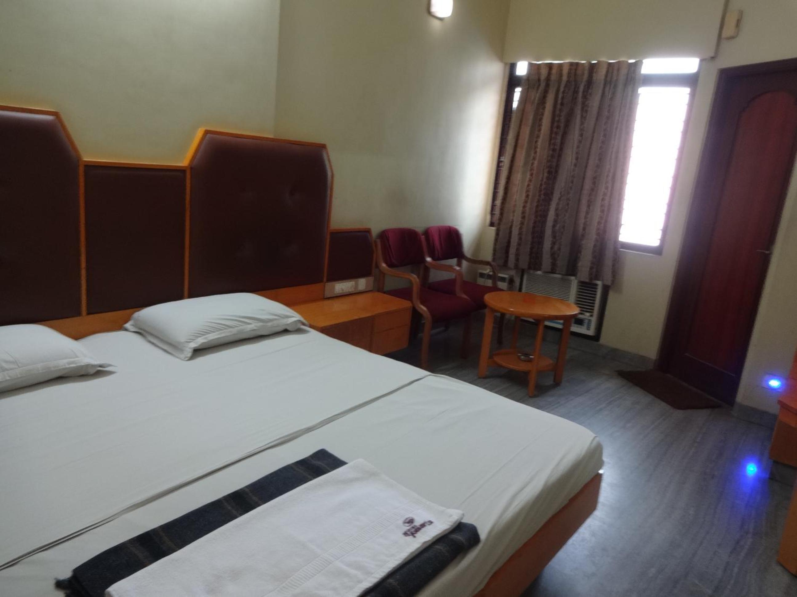 Deluxe Double or Twin Room photo 3