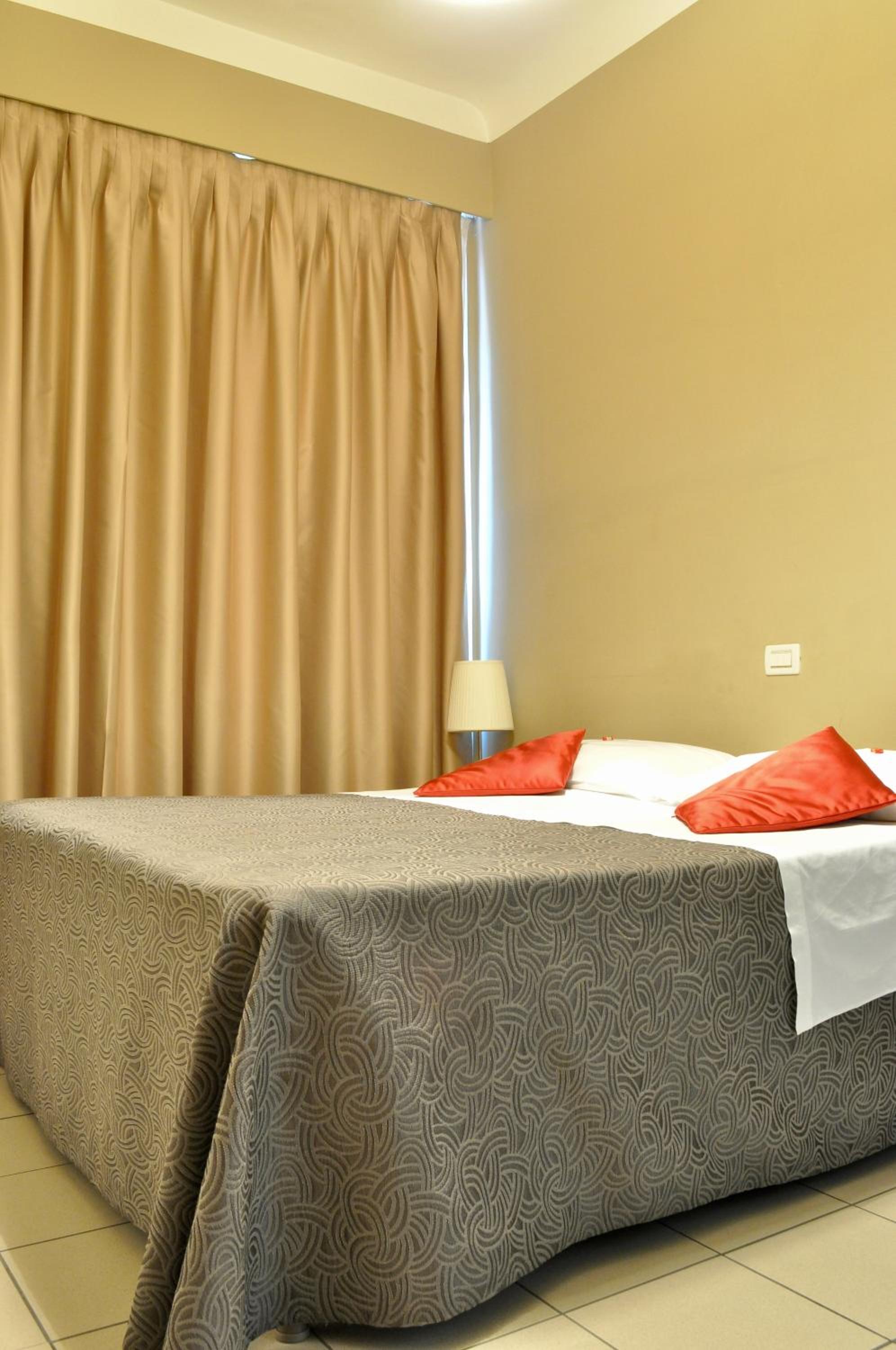 Economy Double Room photo 3