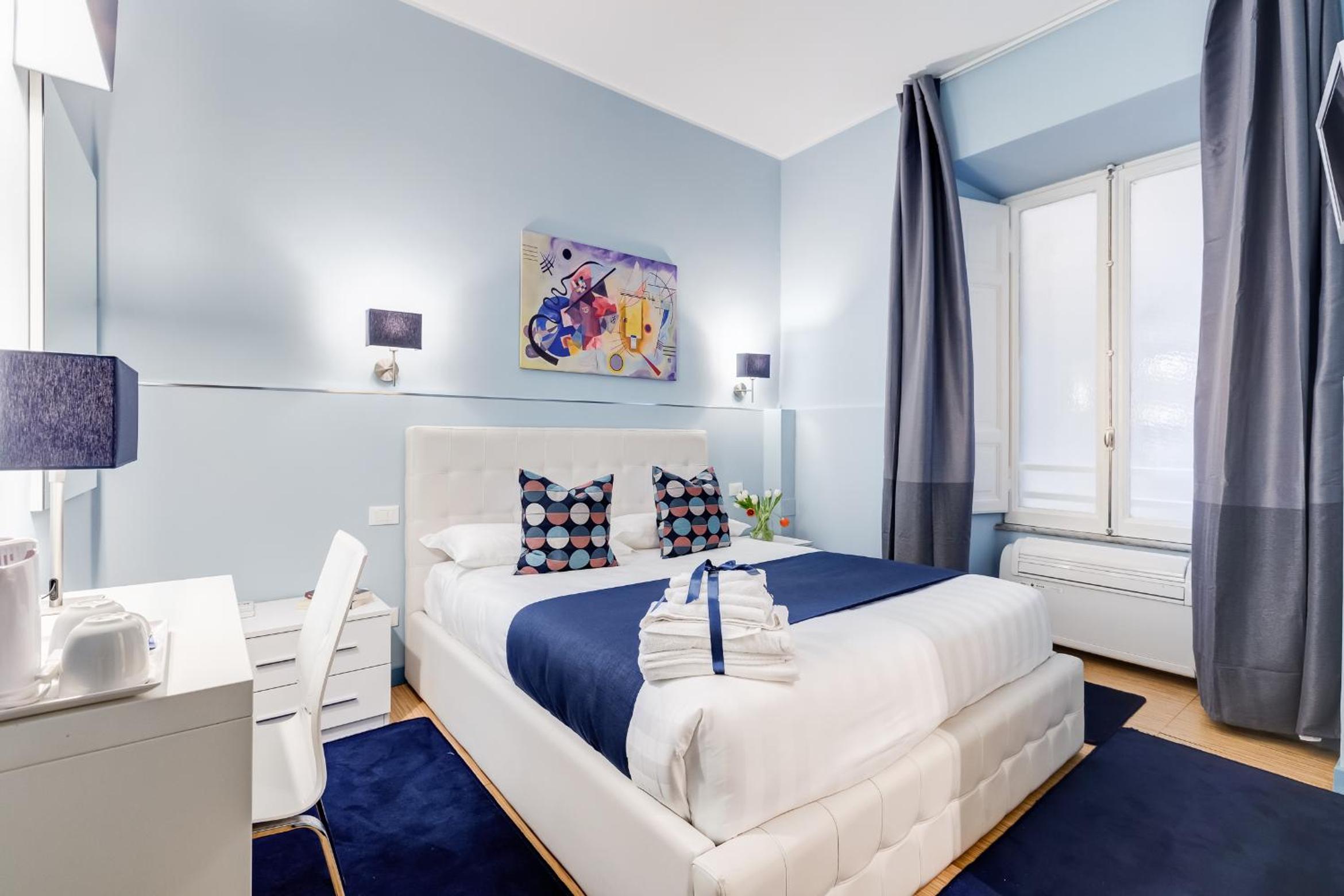 Small Double Room photo 1