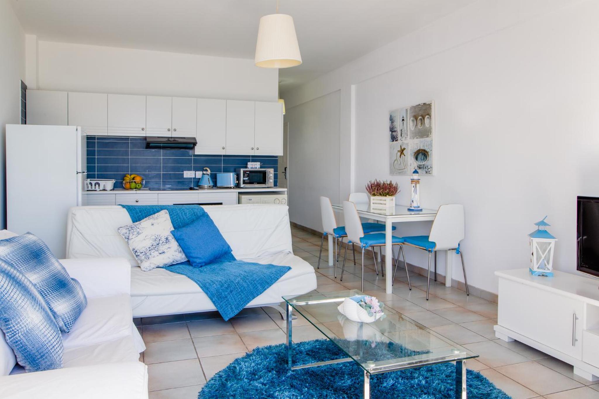 Deluxe One-Bedroom Apartment with Sea View