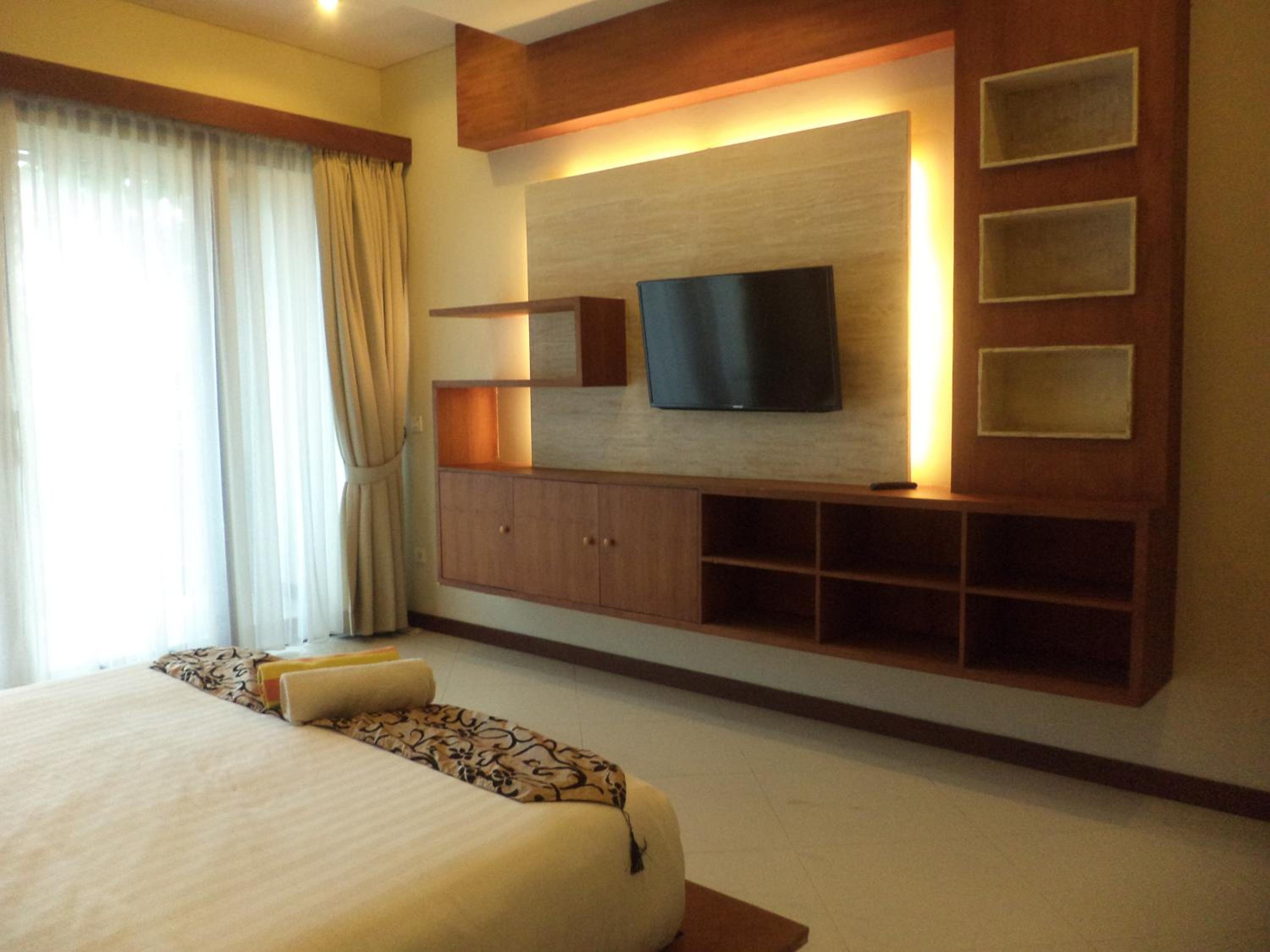 Villa with Private Pool - Photo 13