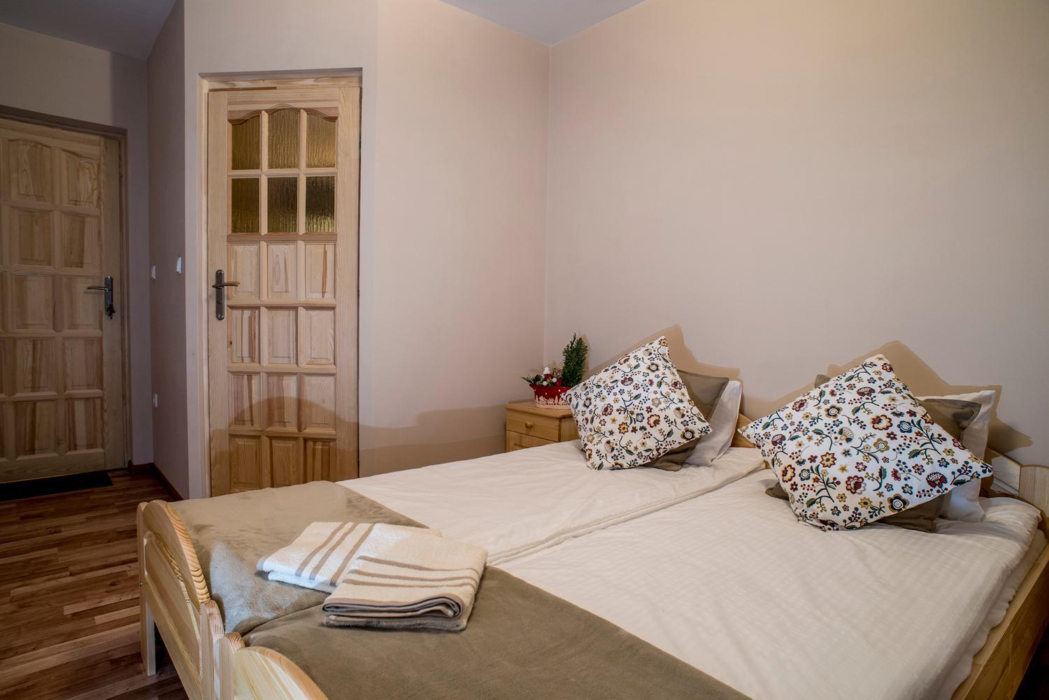Twin Room - Photo 4