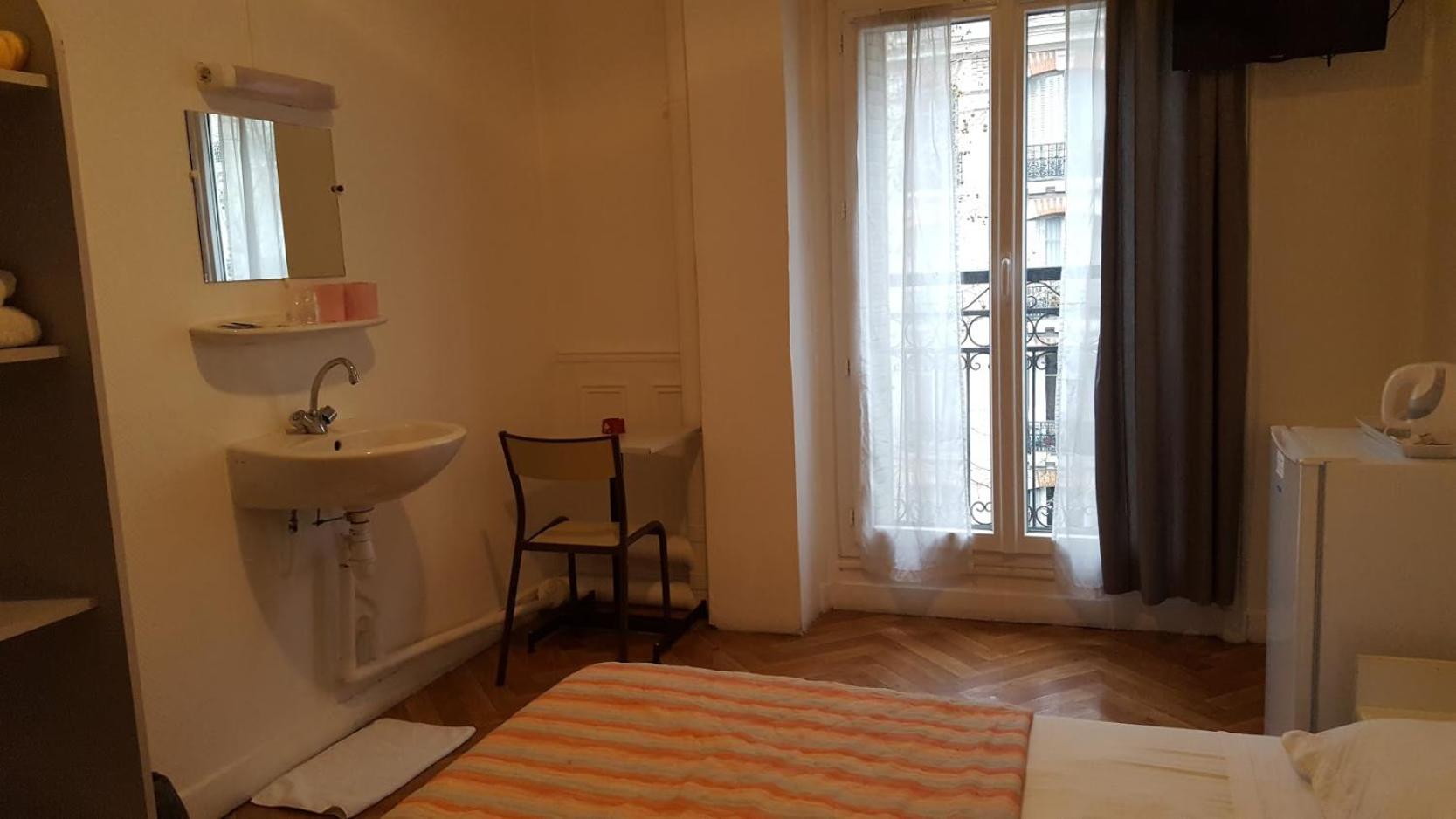 Standard Double Room with Shared Bathroom photo 2