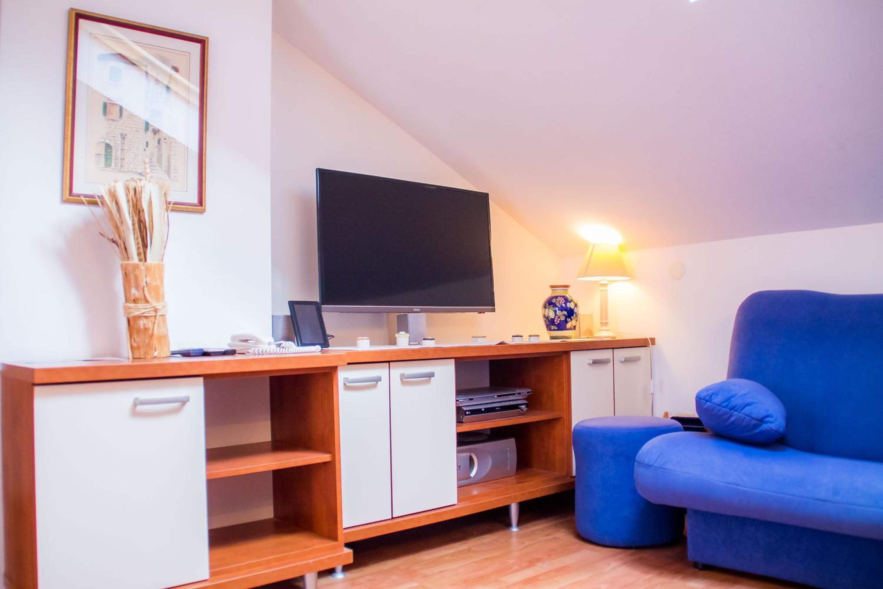Deluxe Apartment (4 Adults + 3 Children)  - Photo 1