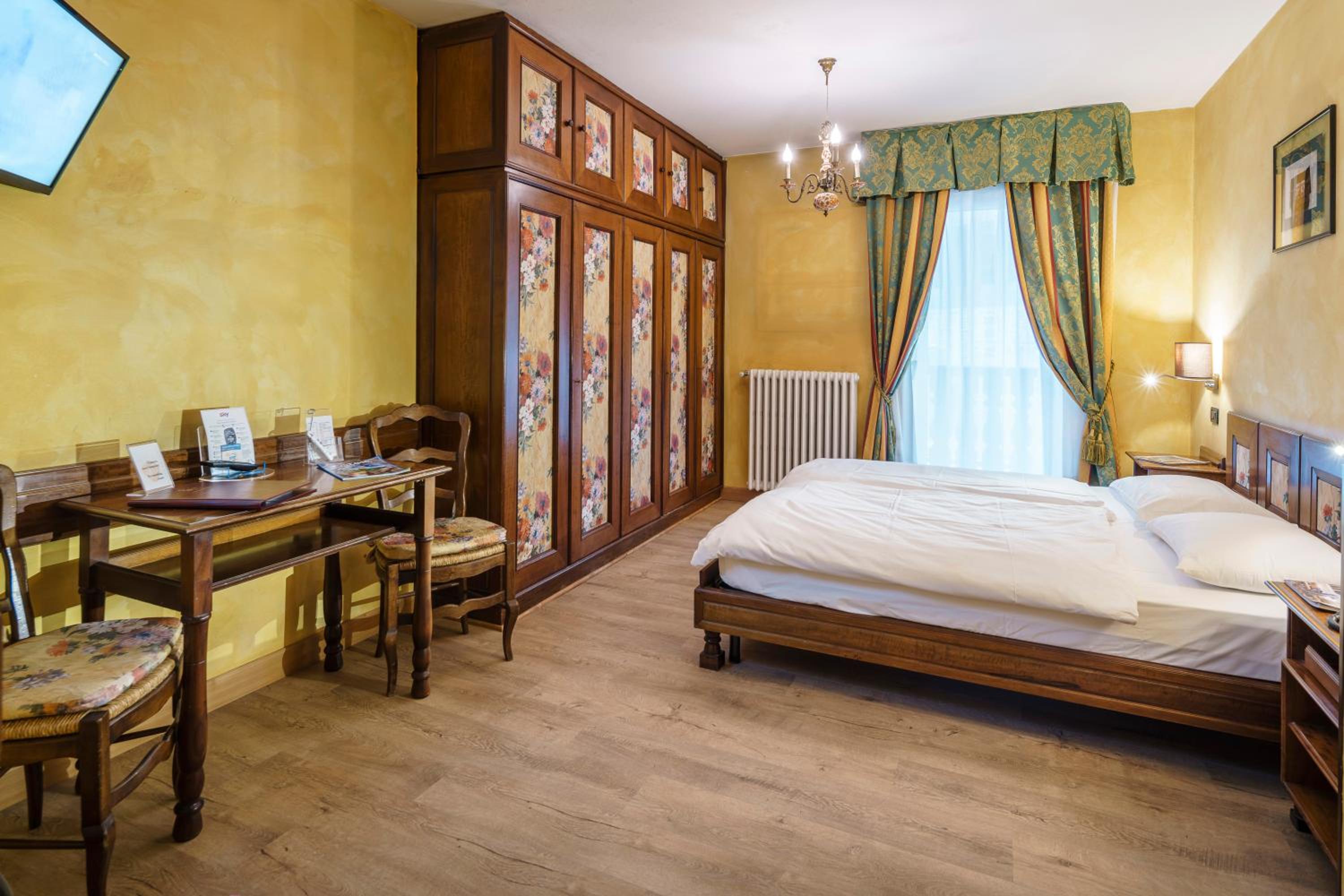  Classic Double Room with Balcony photo 2