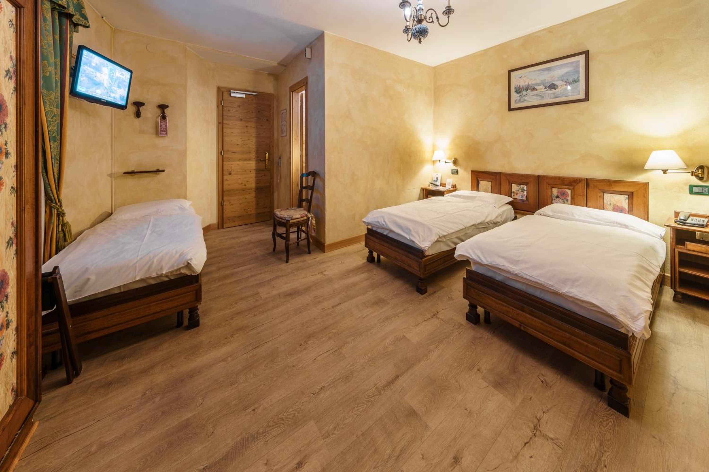 Classic Triple Room - Photo 1