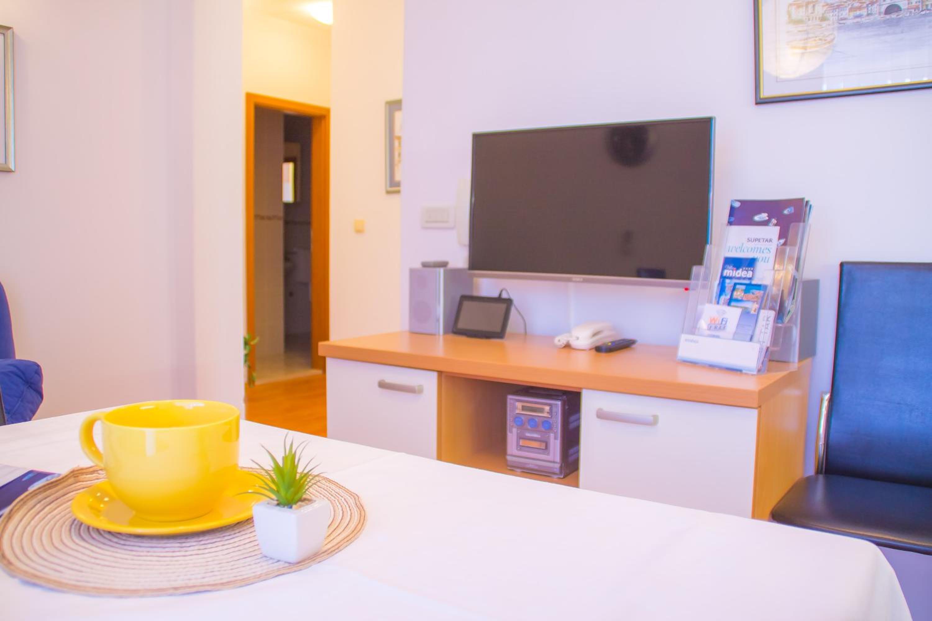 Two-Bedroom Apartment - First Floor (4 Adults + 2 Children) - Photo 1