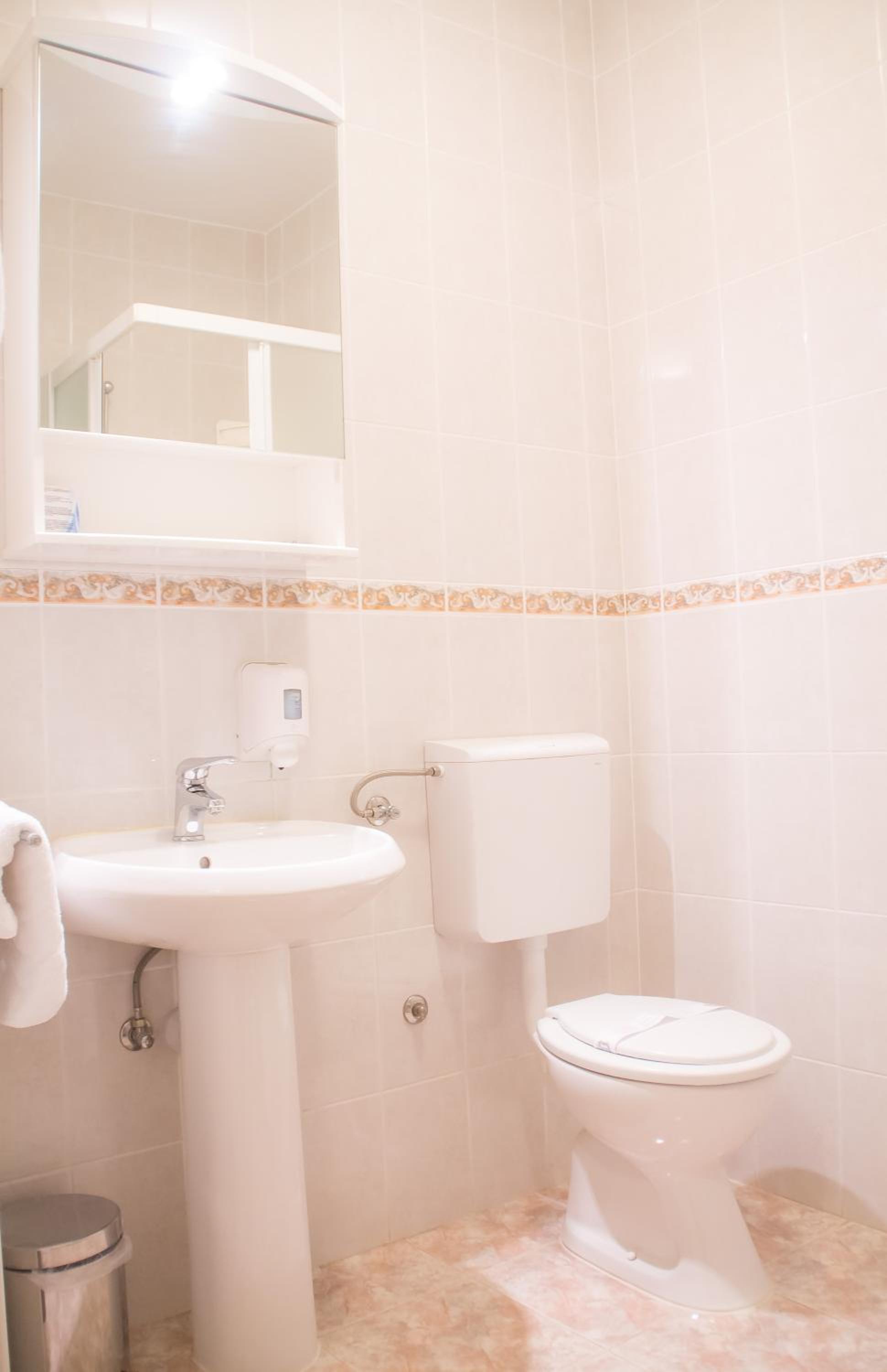 Two-Bedroom Apartment - First Floor (4 Adults + 2 Children) - Photo 6