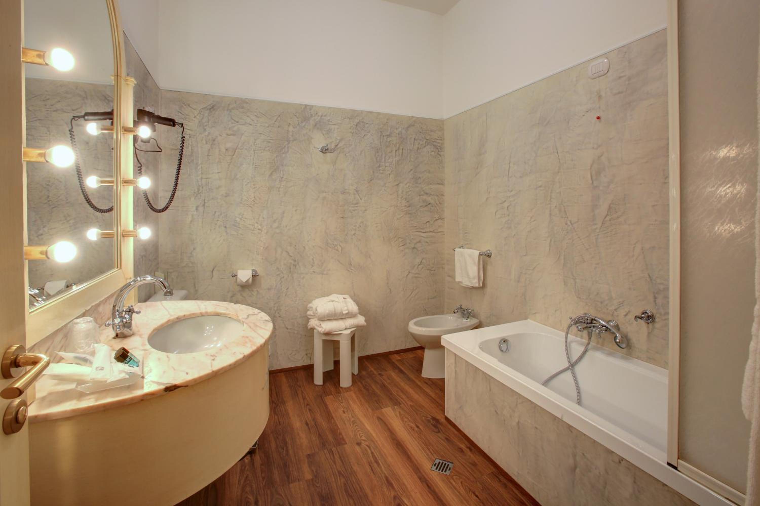 Suite photo 3