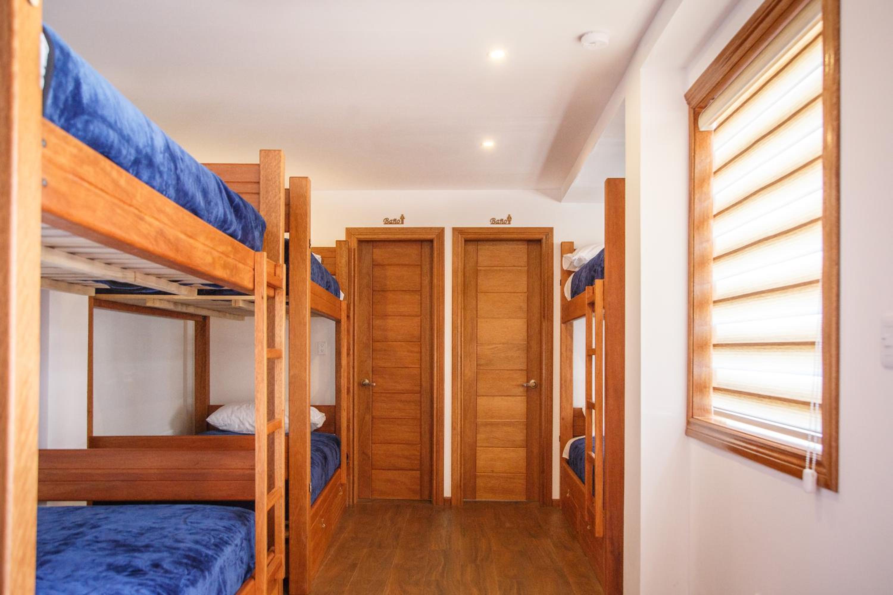 Bed in 8-Bed Dormitory Room photo 3