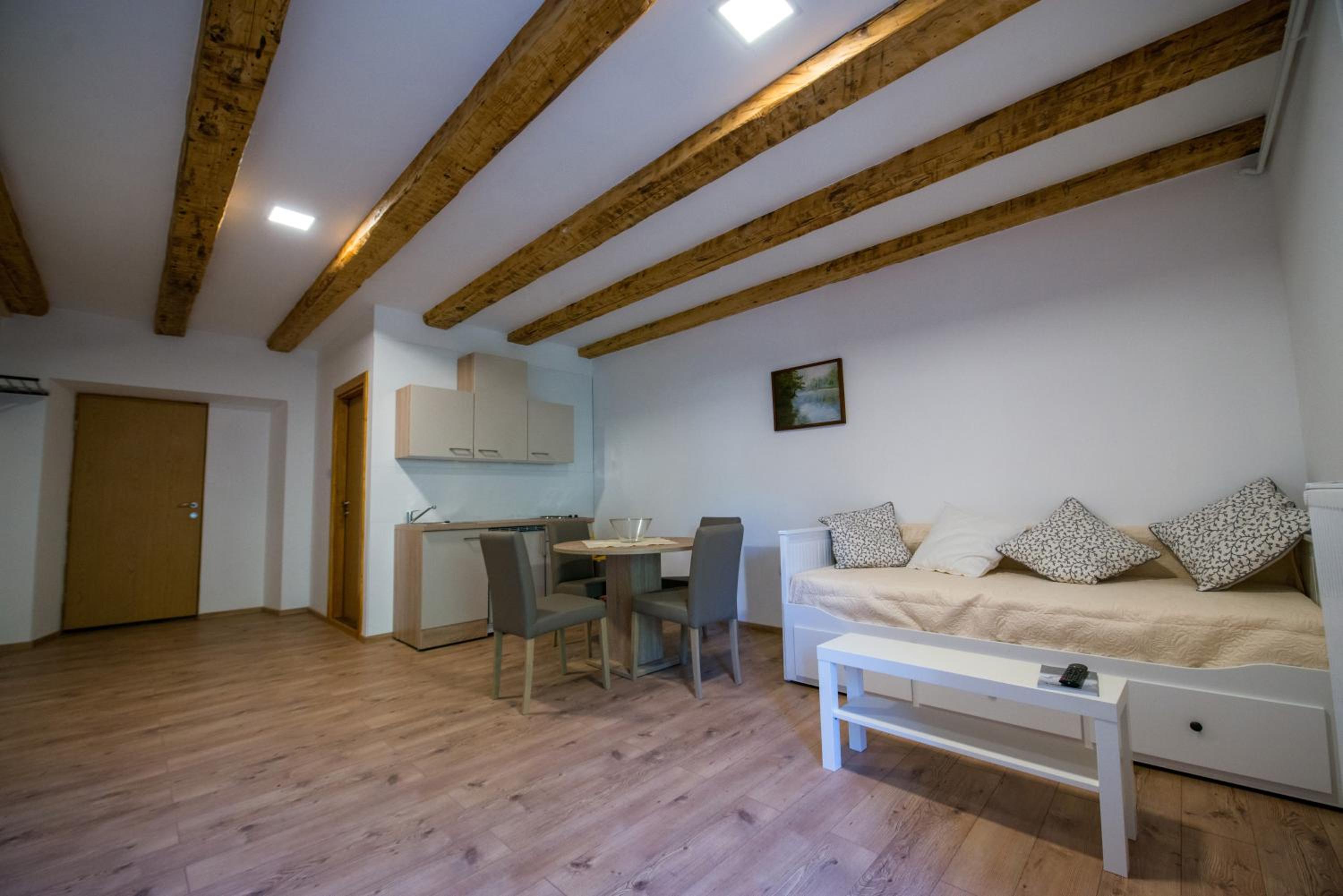 King Suite with River View