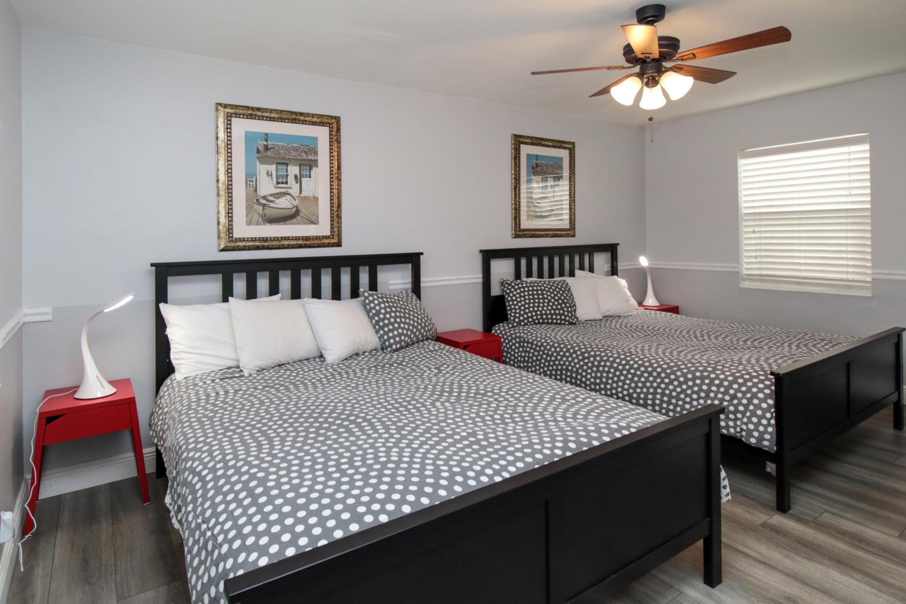 One Bedroom with Queen Bed