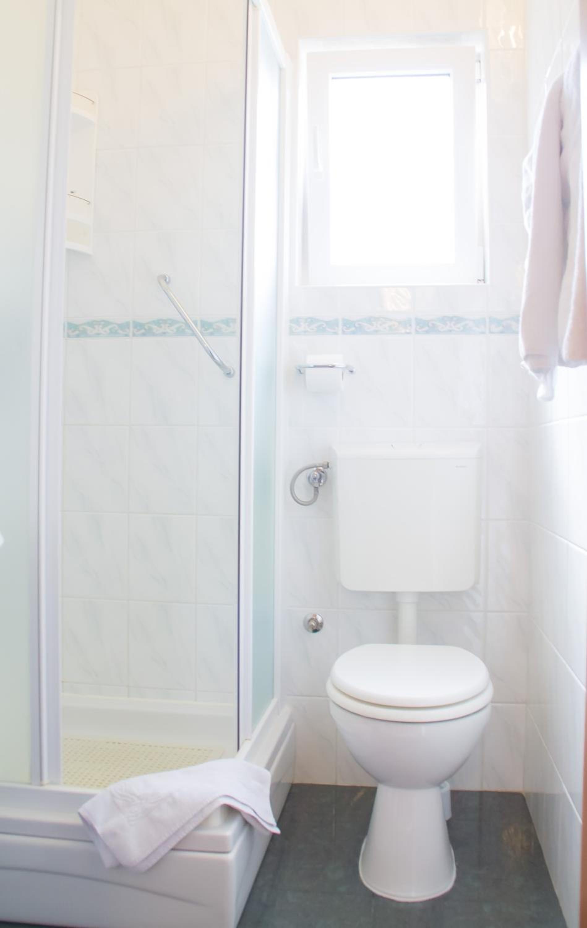Standard Apartment (2 Adults + 2 Children) - Photo 8