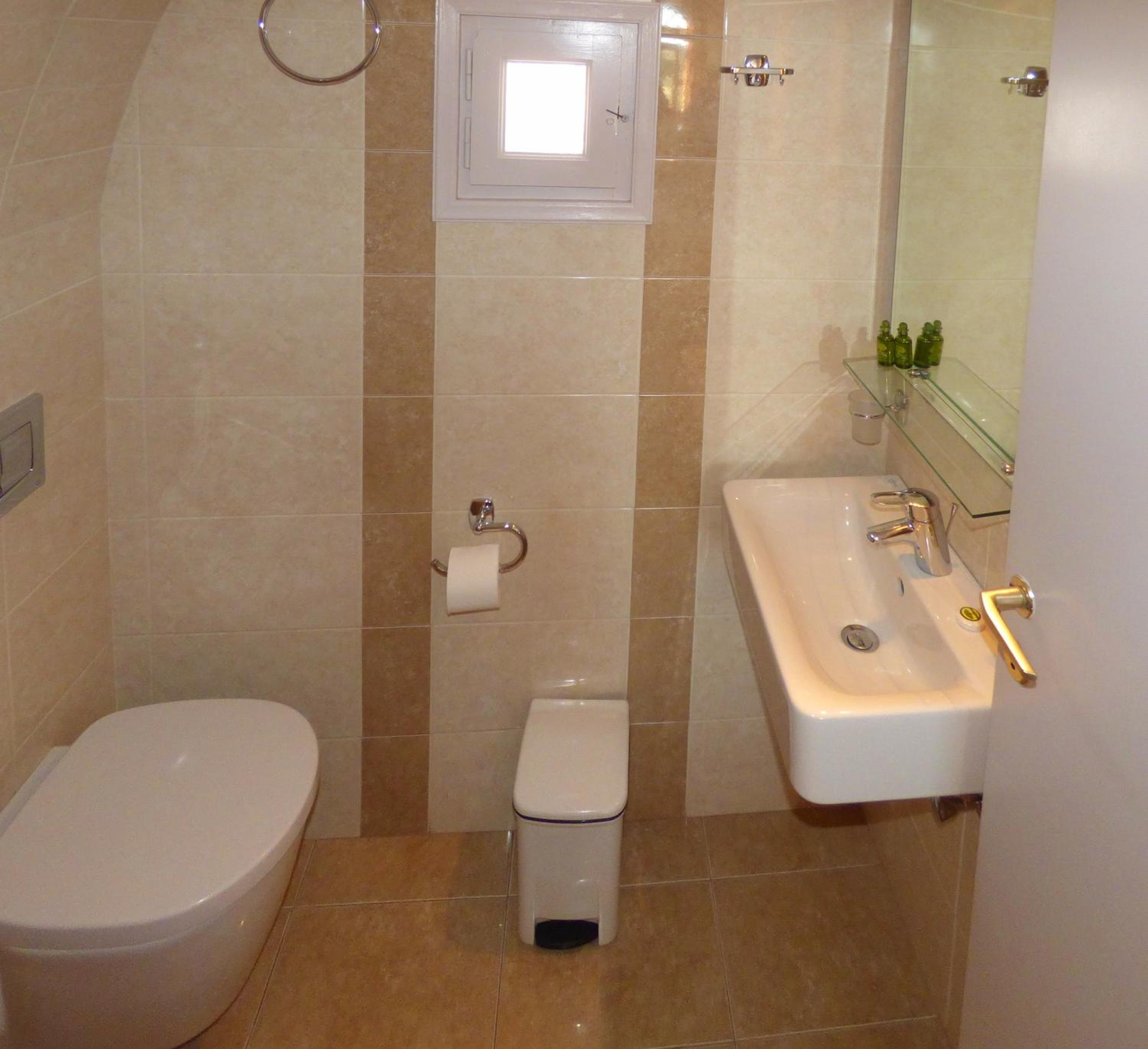 Studio - Upper Floor (2 Adults)