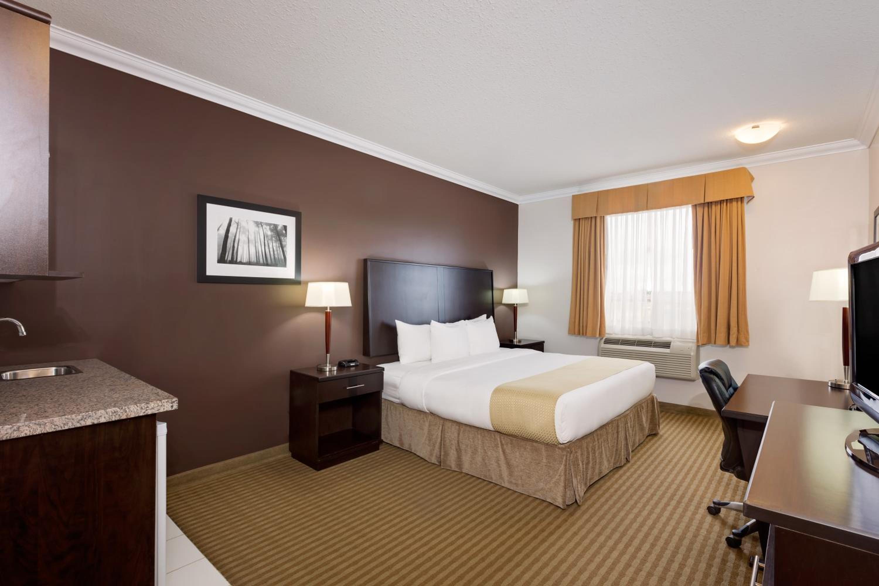 King Room - Disability Access - Non-Smoking - Photo 2