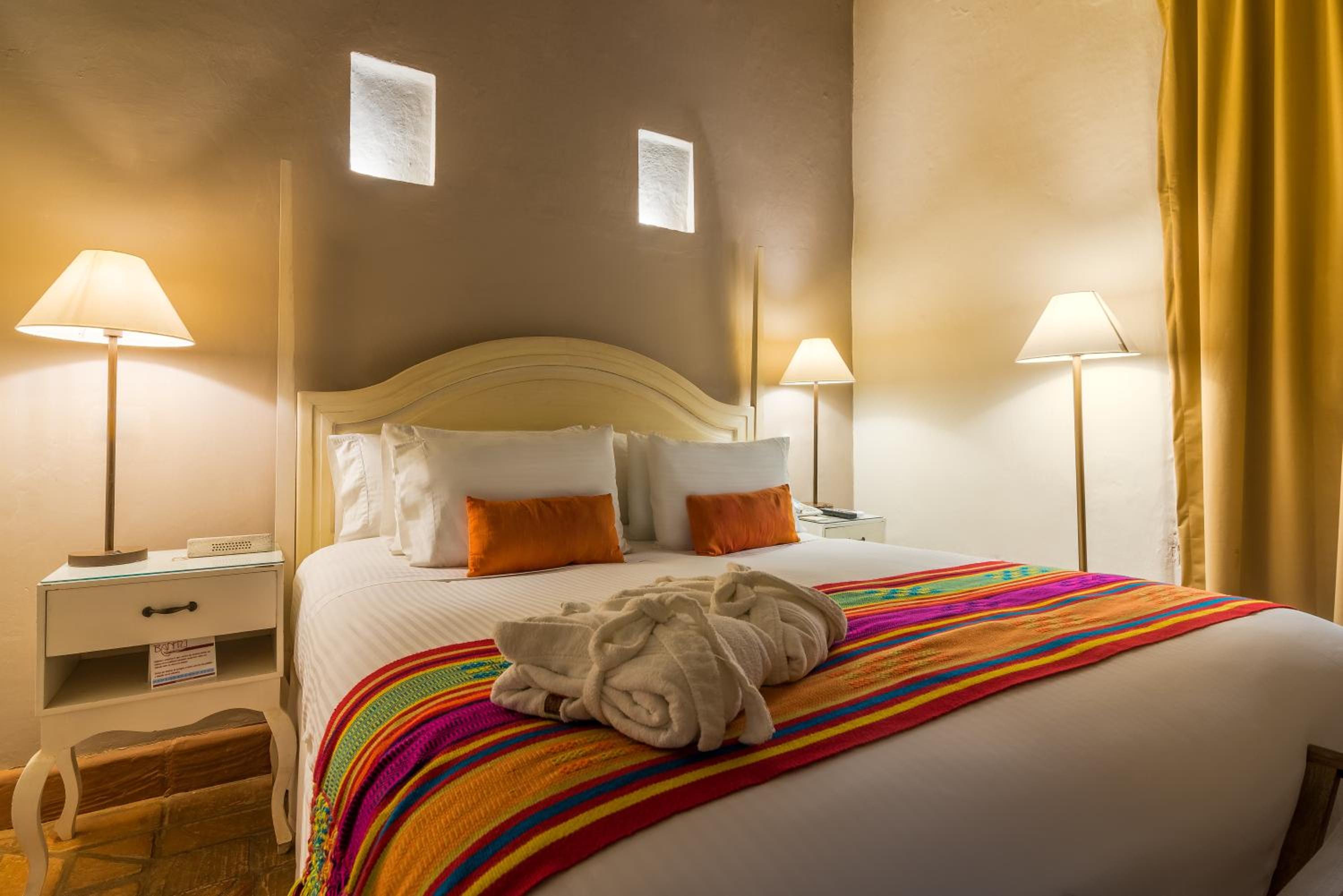 King Bed - Photo 2