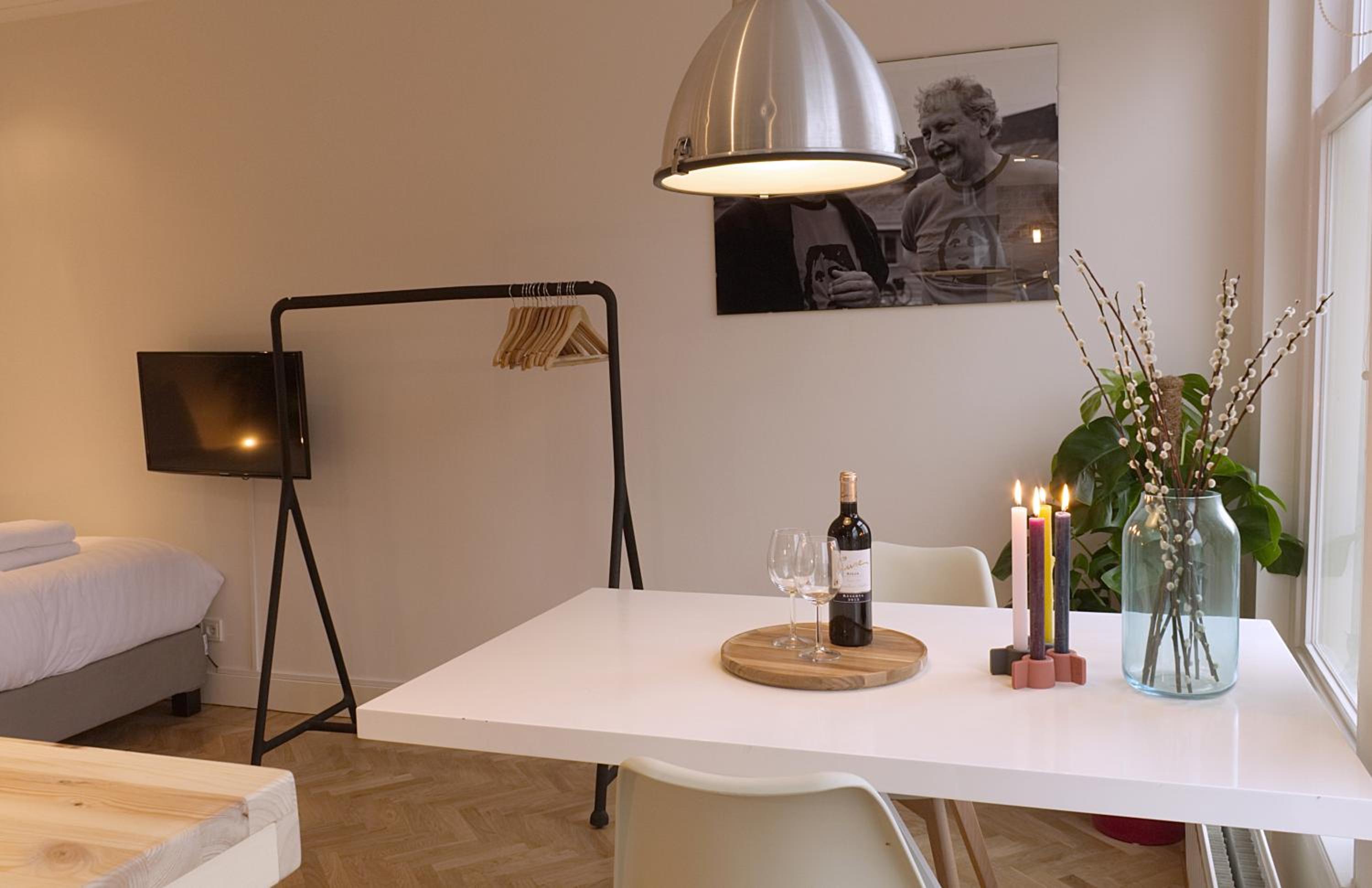 Studio Apartment photo 2