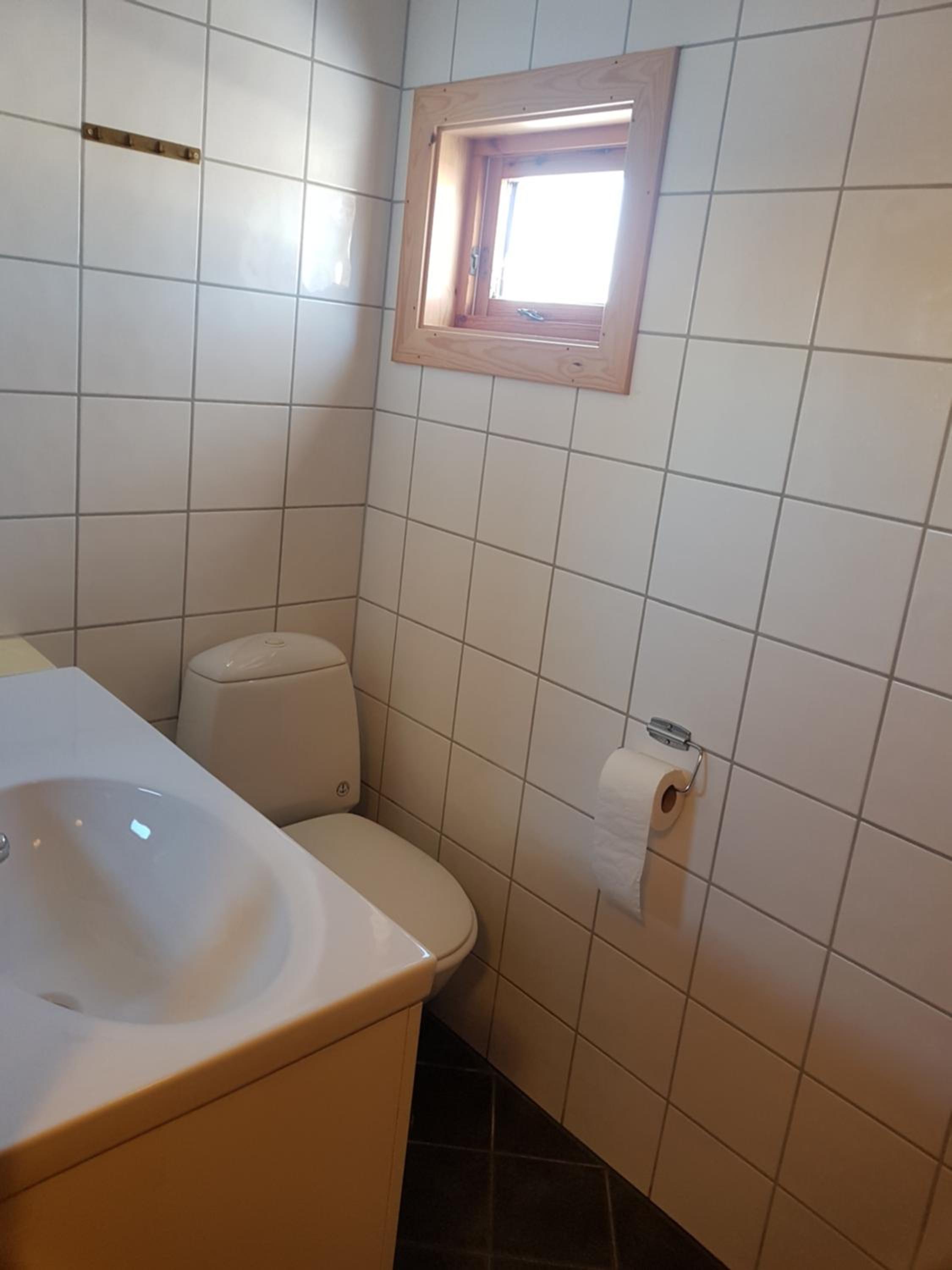 Two-Bedroom House - Photo 13