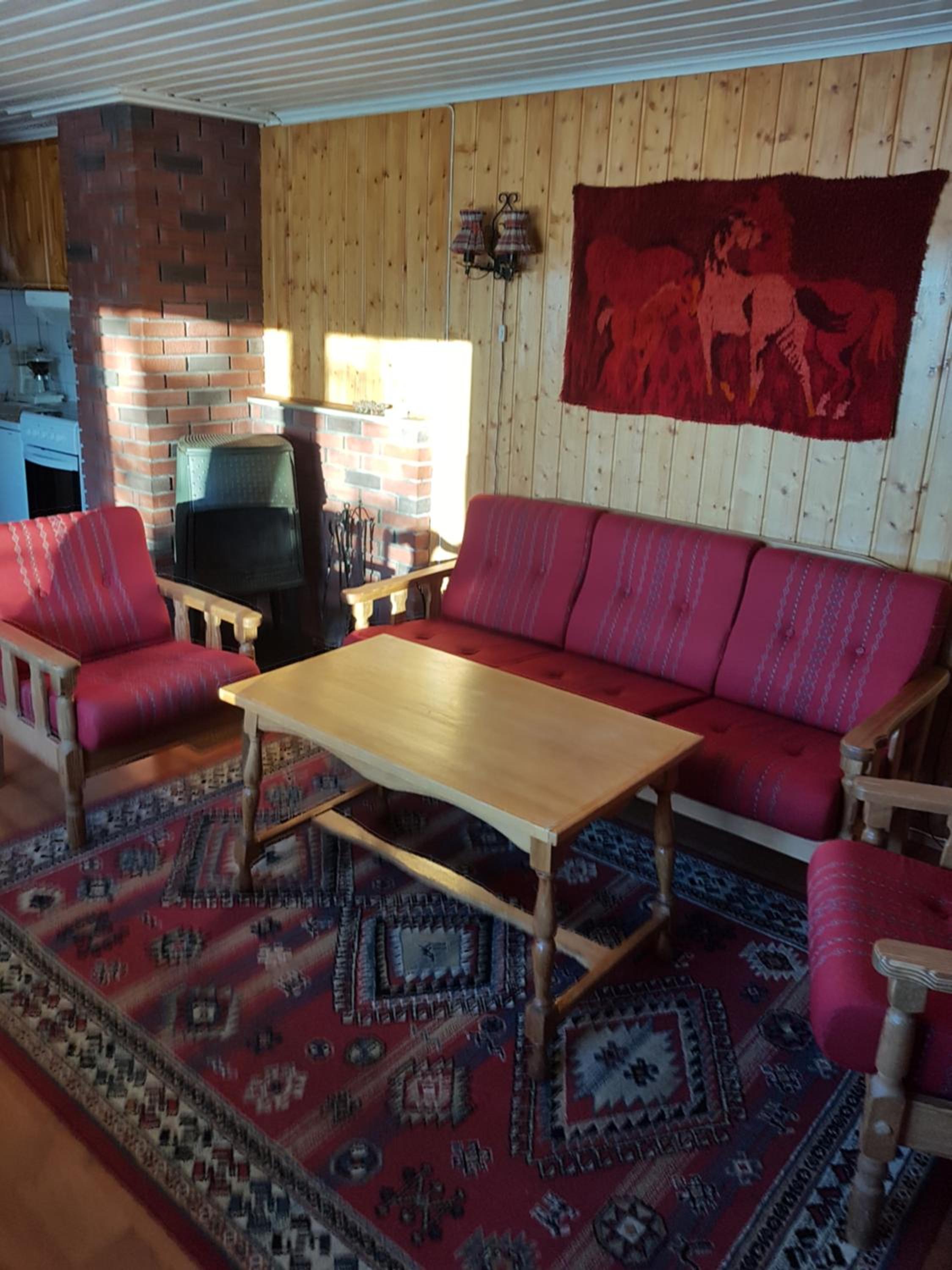 Two-Bedroom House - Photo 2