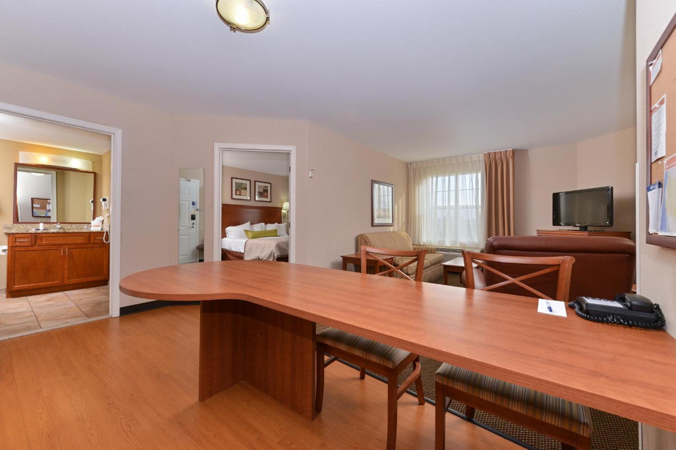 One-Bedroom Queen Suite - Photo 1