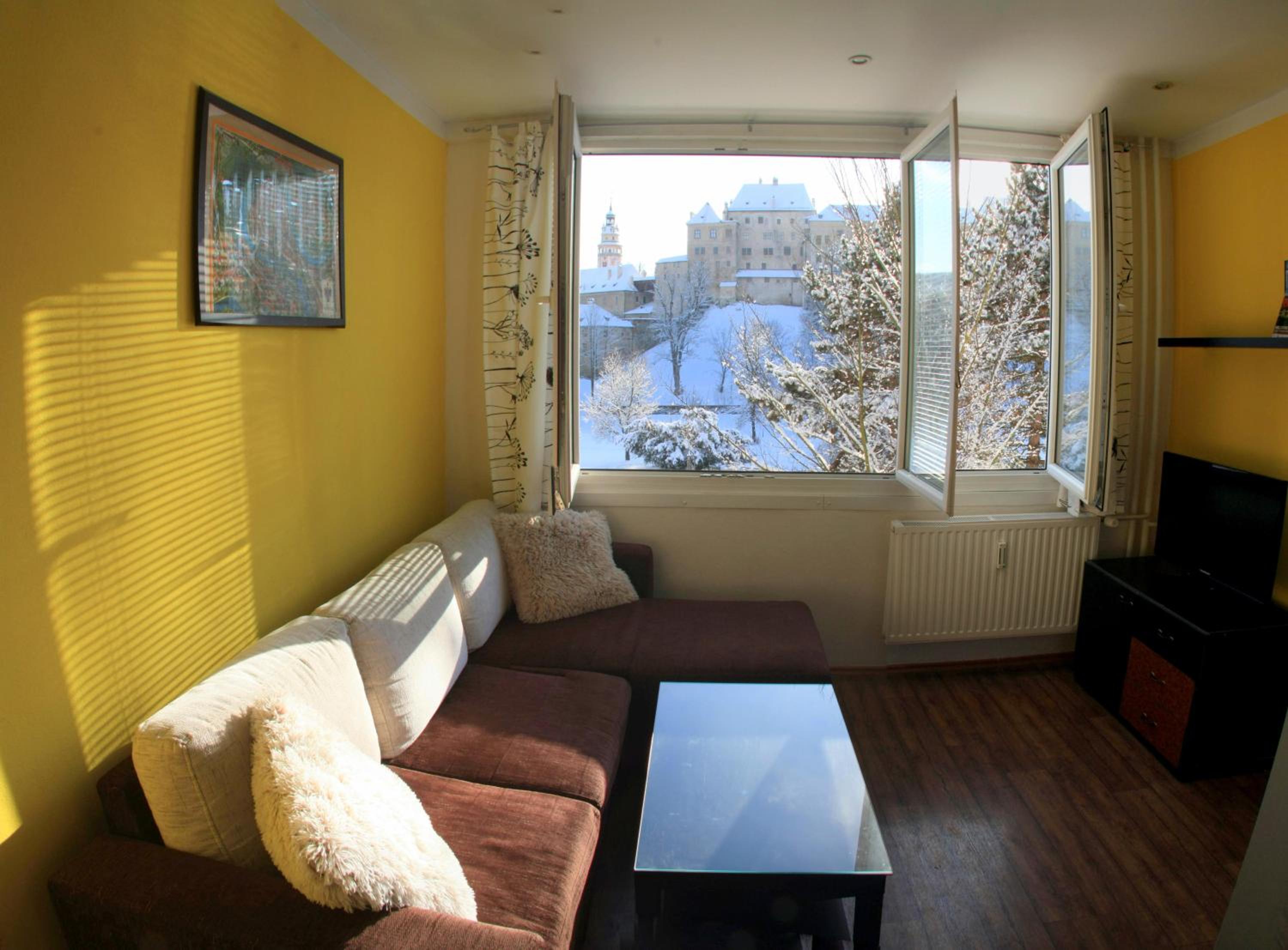 Apartment with Balcony photo 1