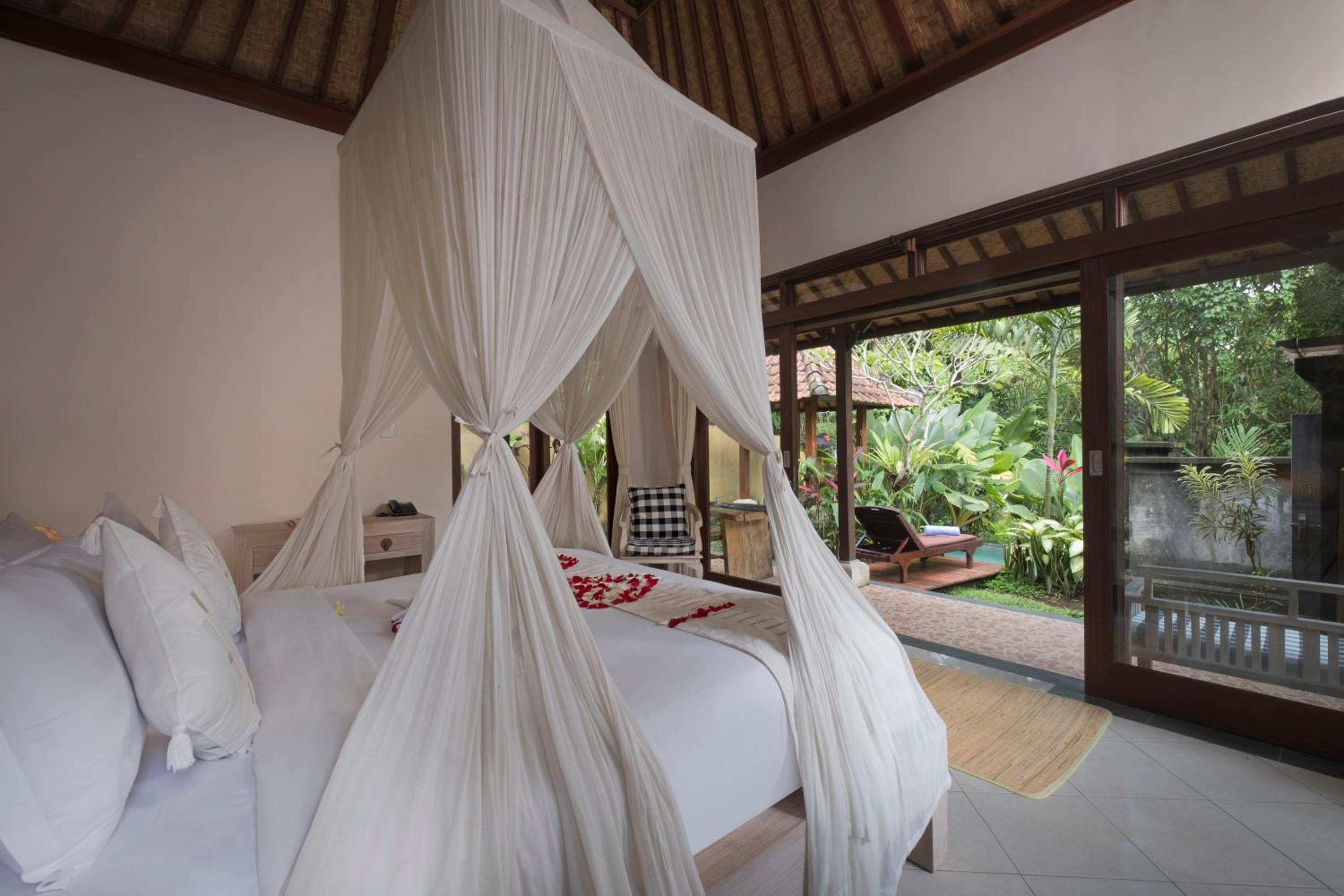 One-Bedroom Villa with Private Pool - Photo 15