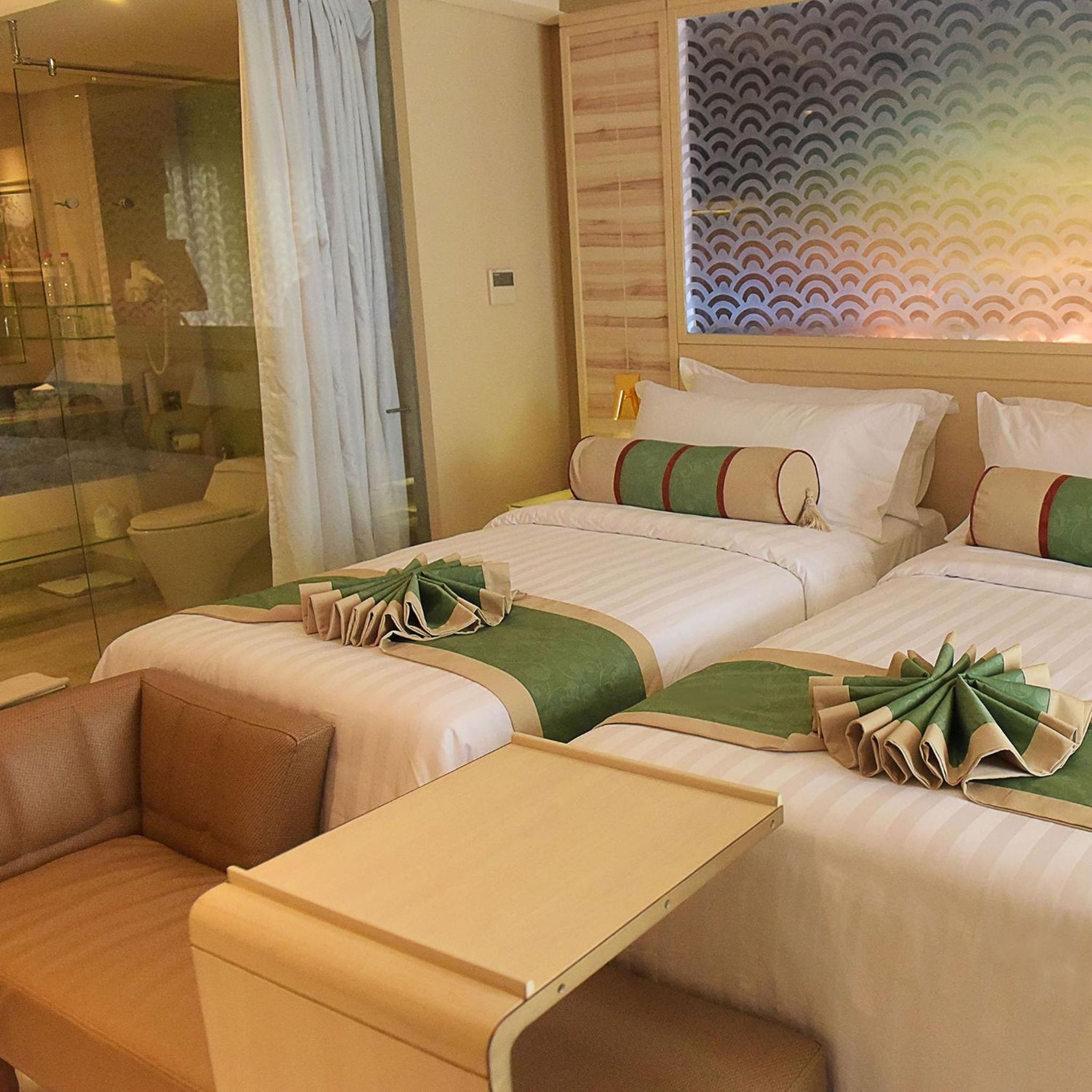 Deluxe Twin Room with Pool Access