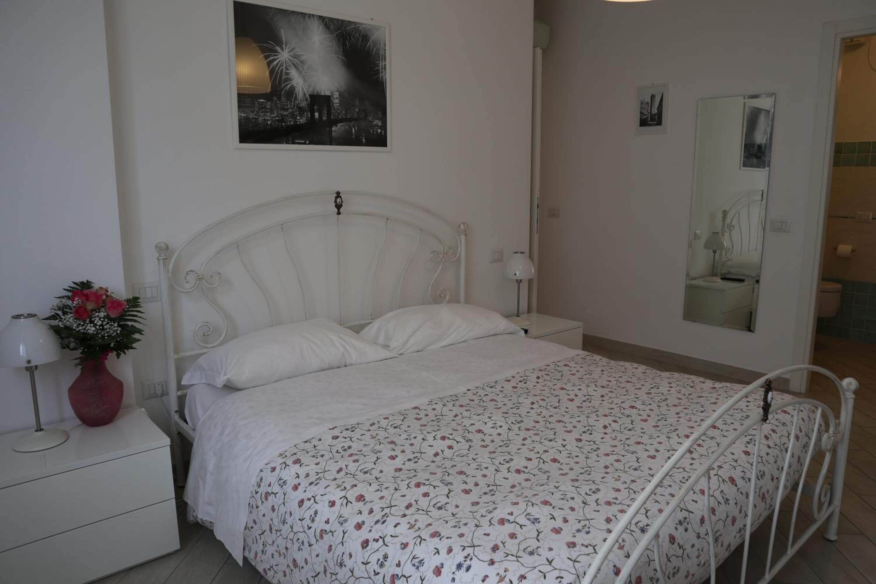 Suite with Terrace - Photo 8