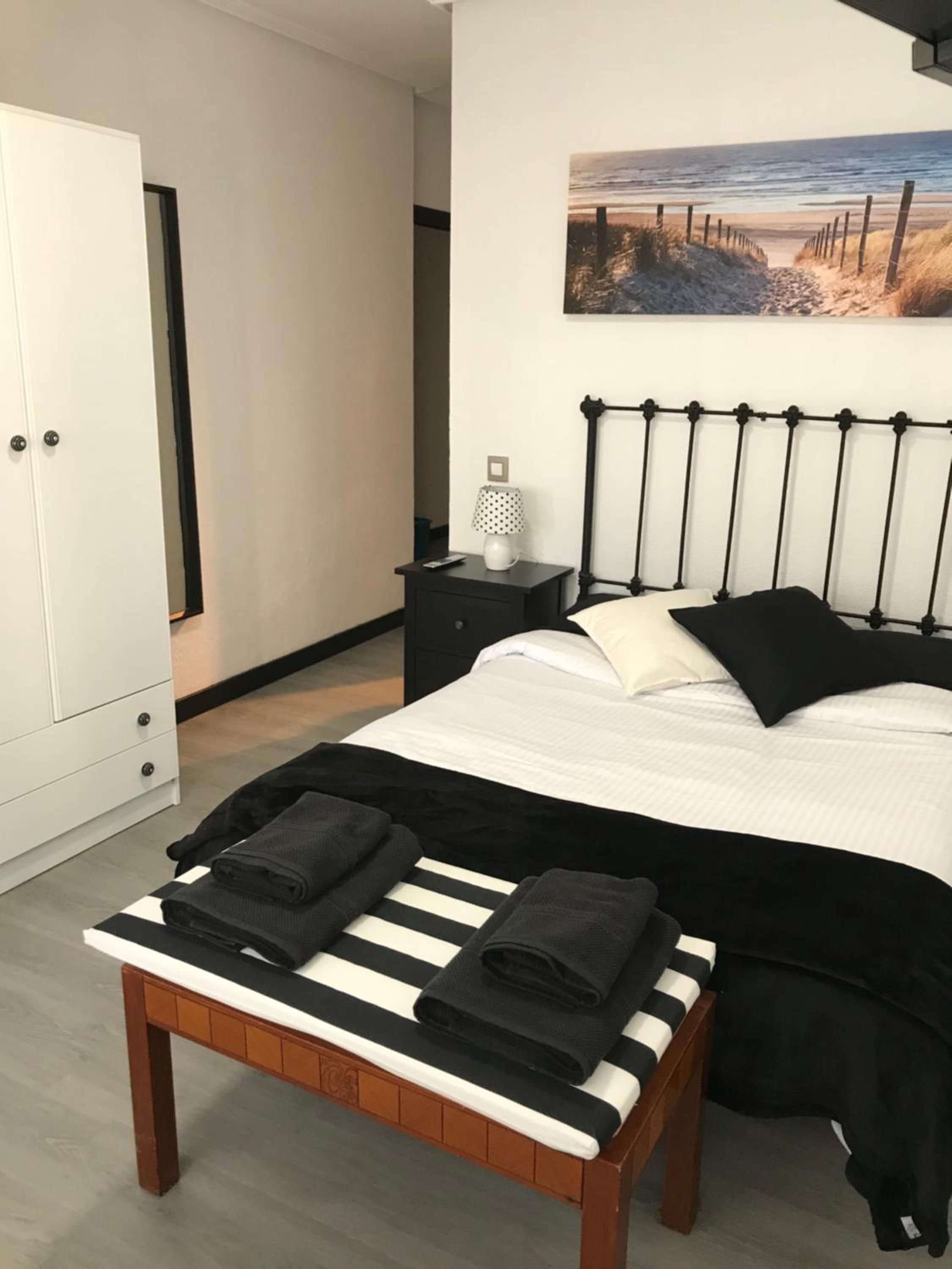 Double Room - Photo 14
