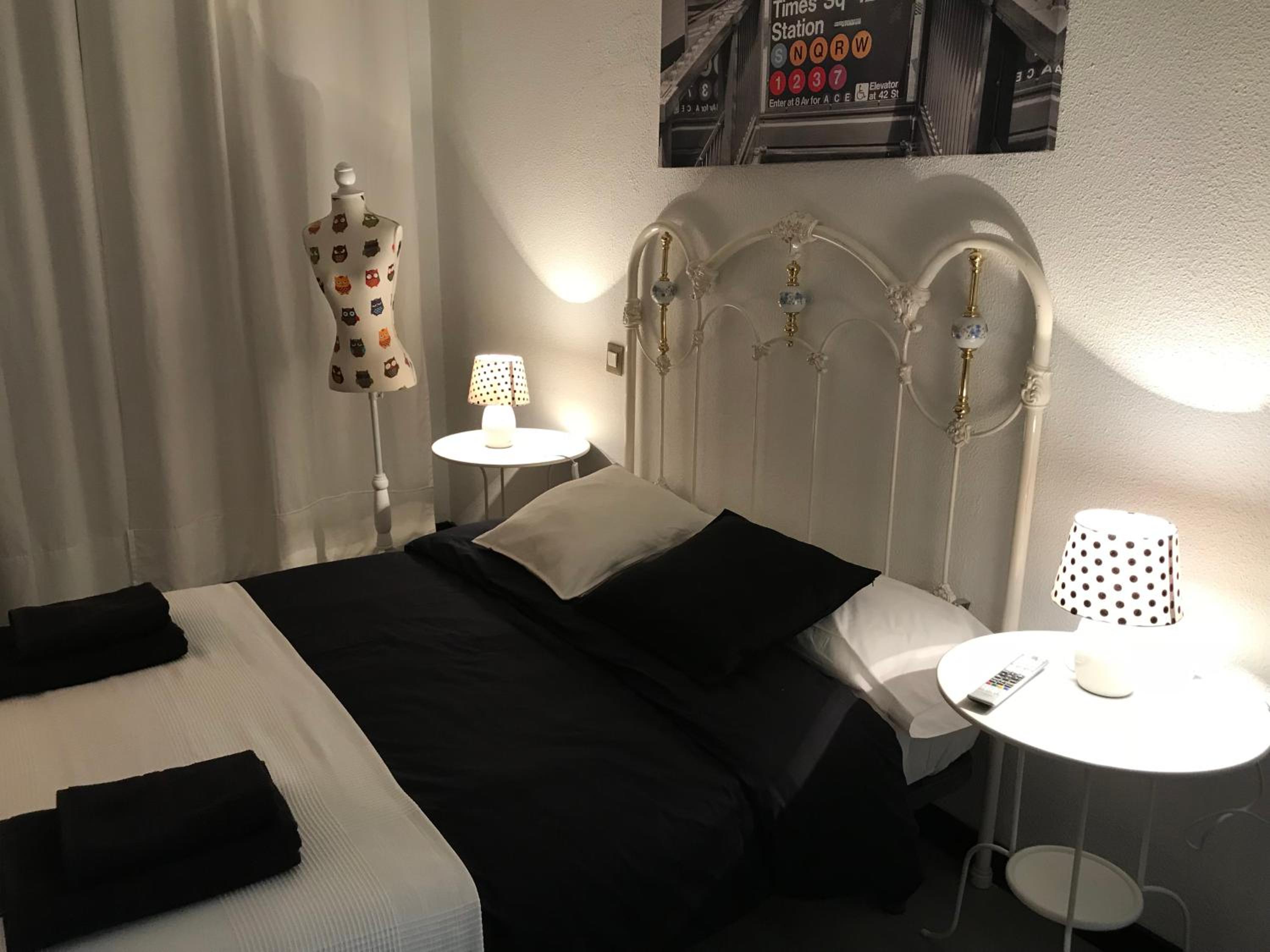 Double Room - Photo 12