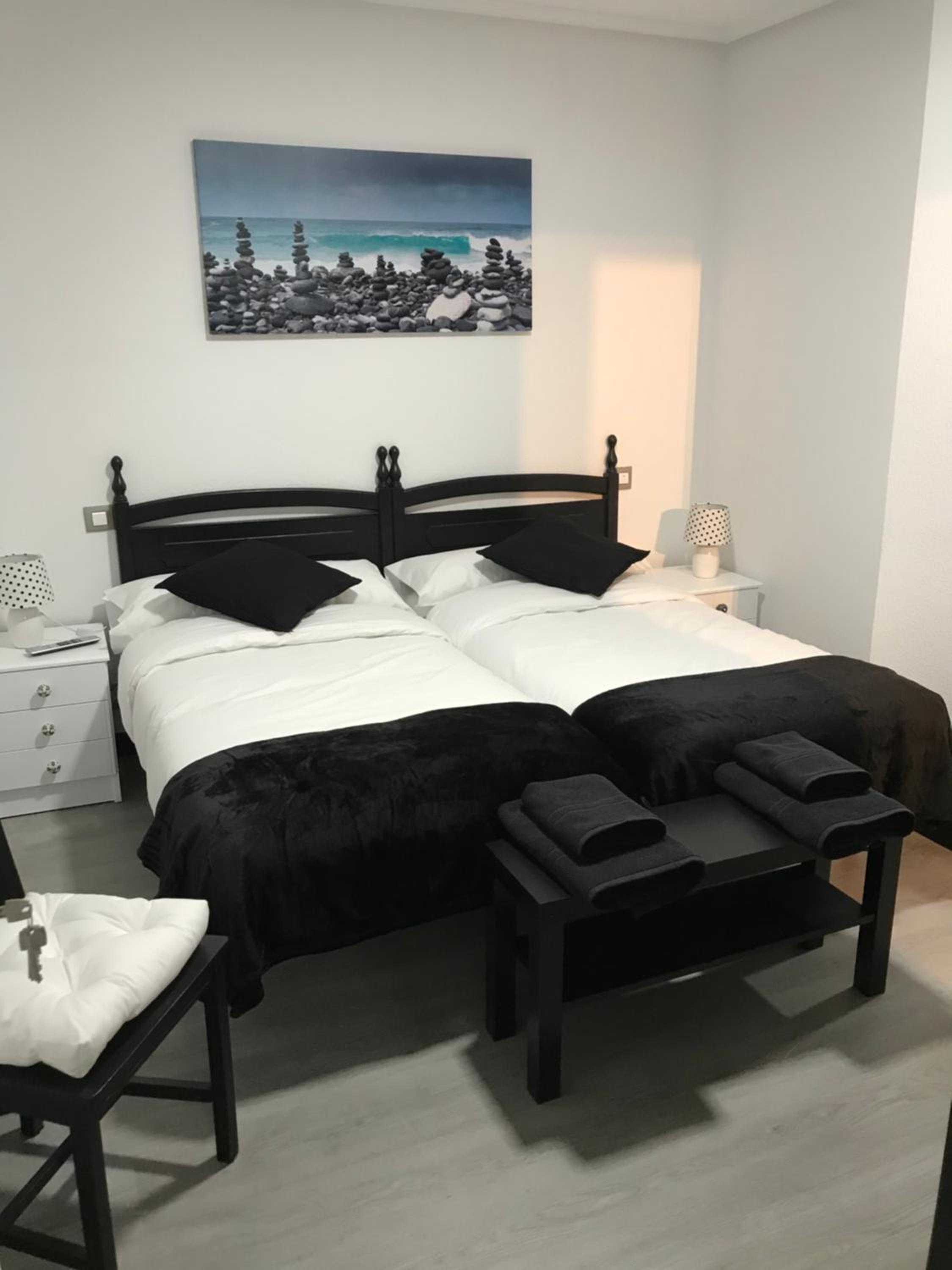 Twin Room - Photo 16