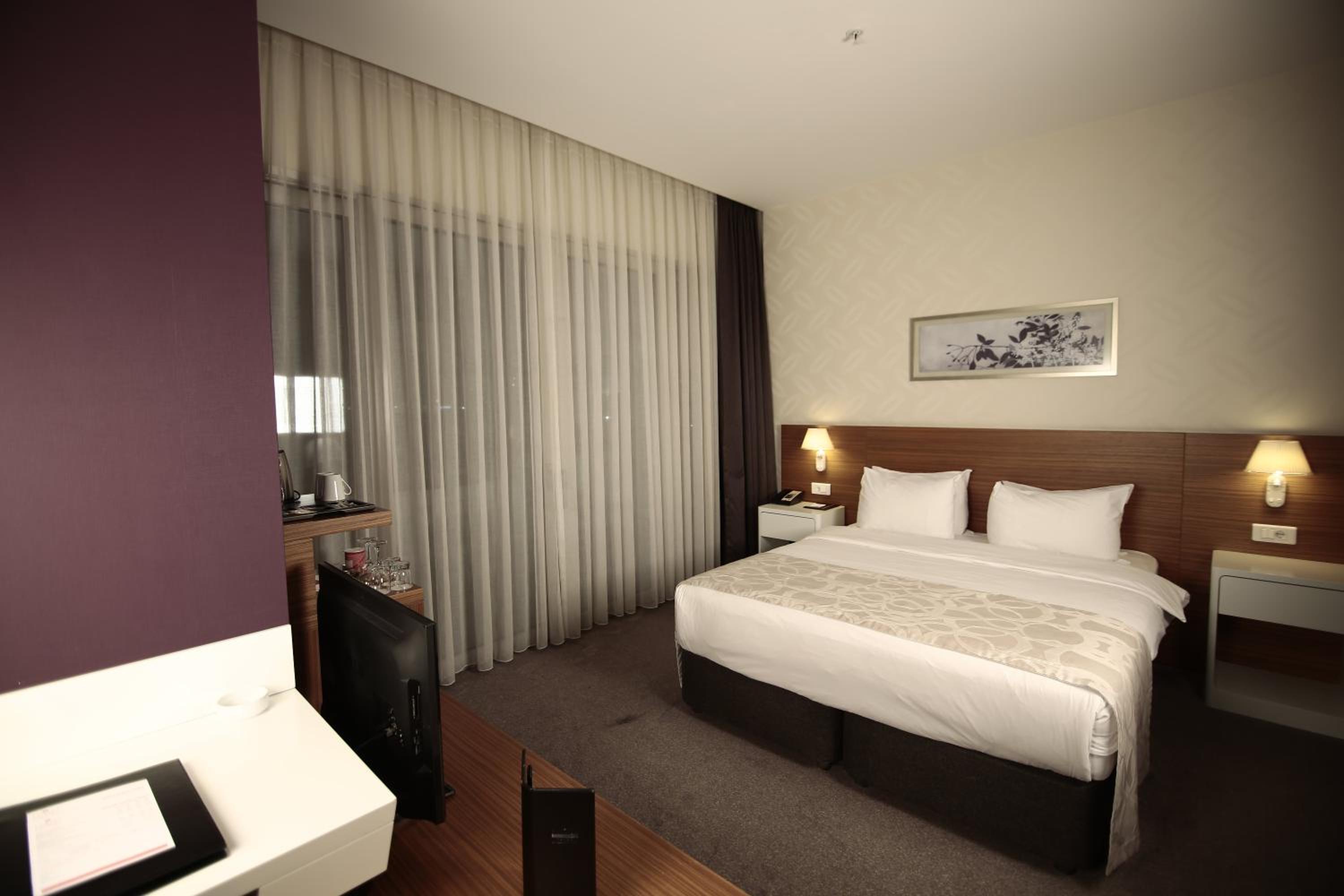King Room - Non-Smoking