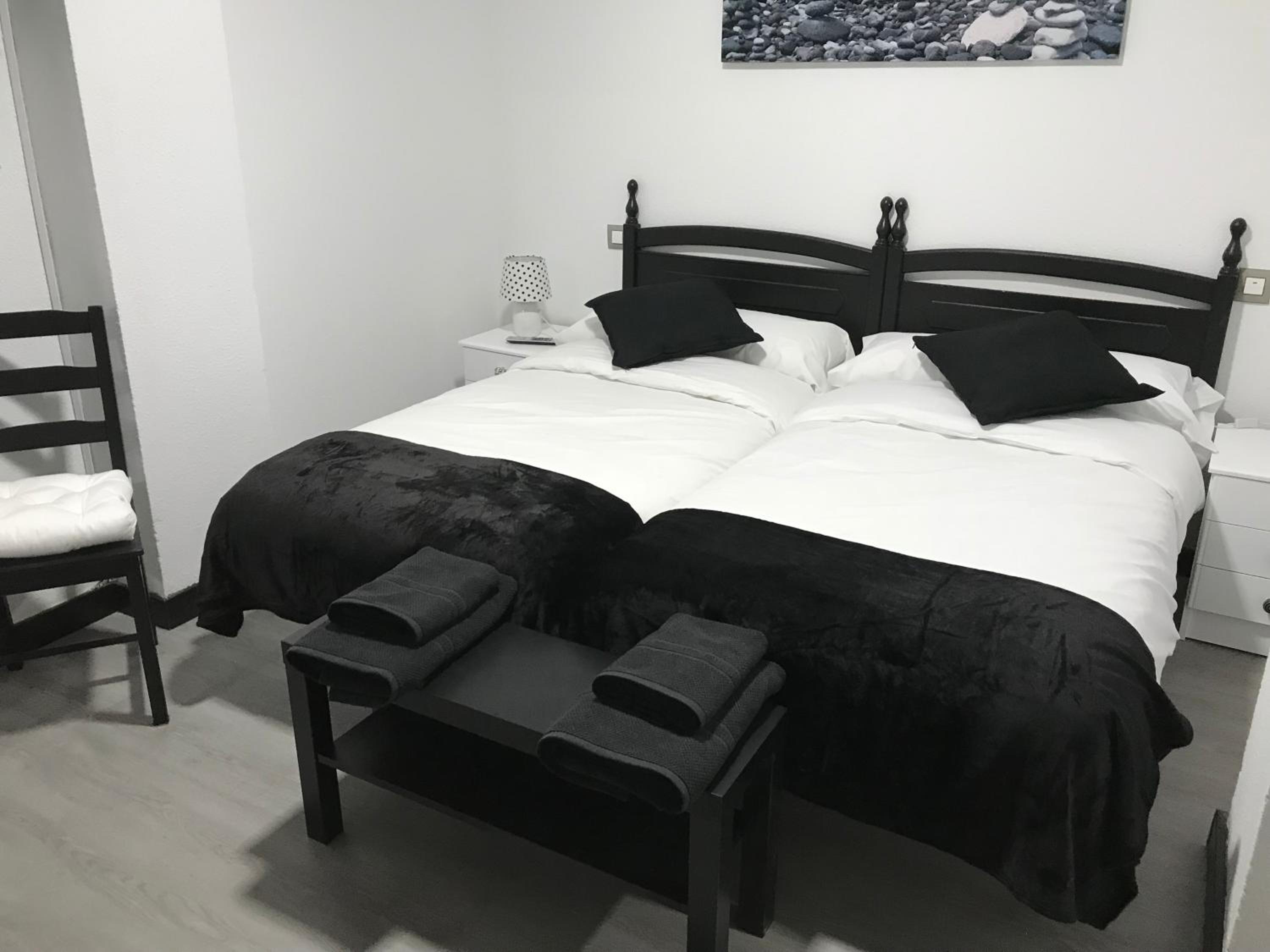 Twin Inner Room - Photo 1