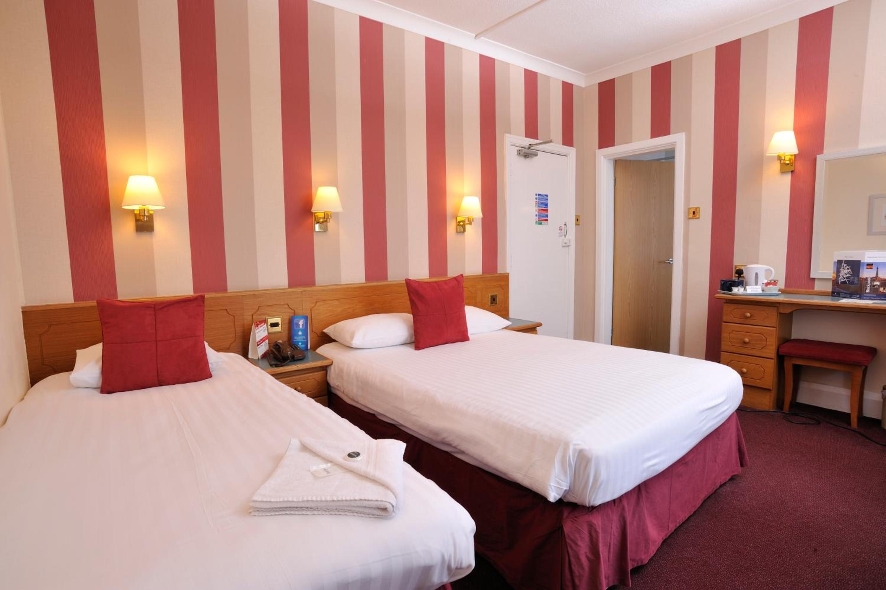Standard Twin Room photo 2