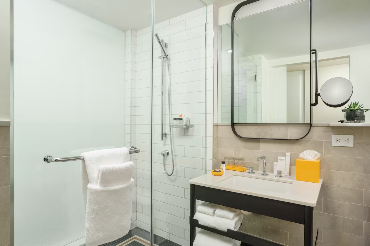 Deluxe King Studio Suite with City View - Non-Smoking