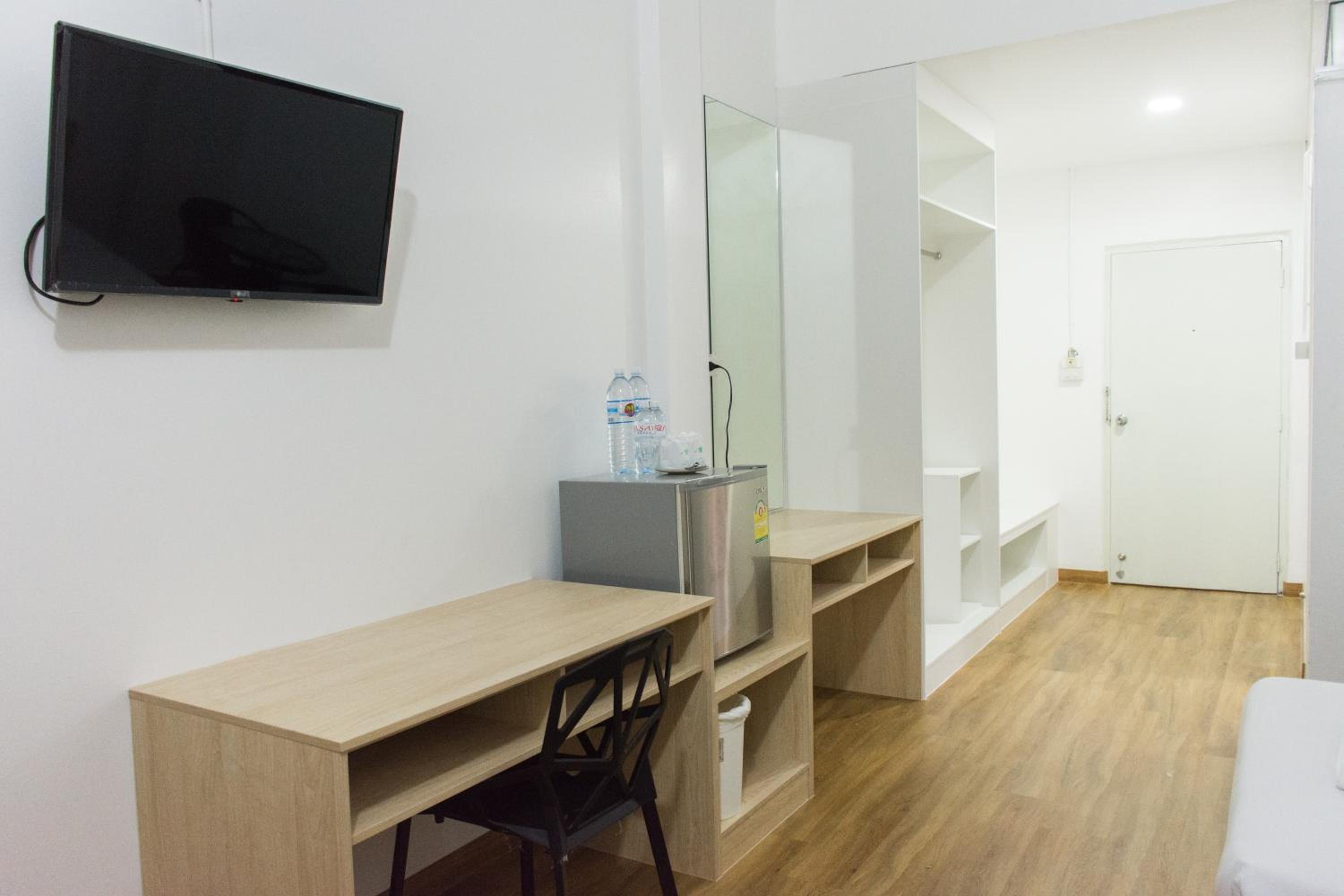 New Standard Twin Room - Photo 2