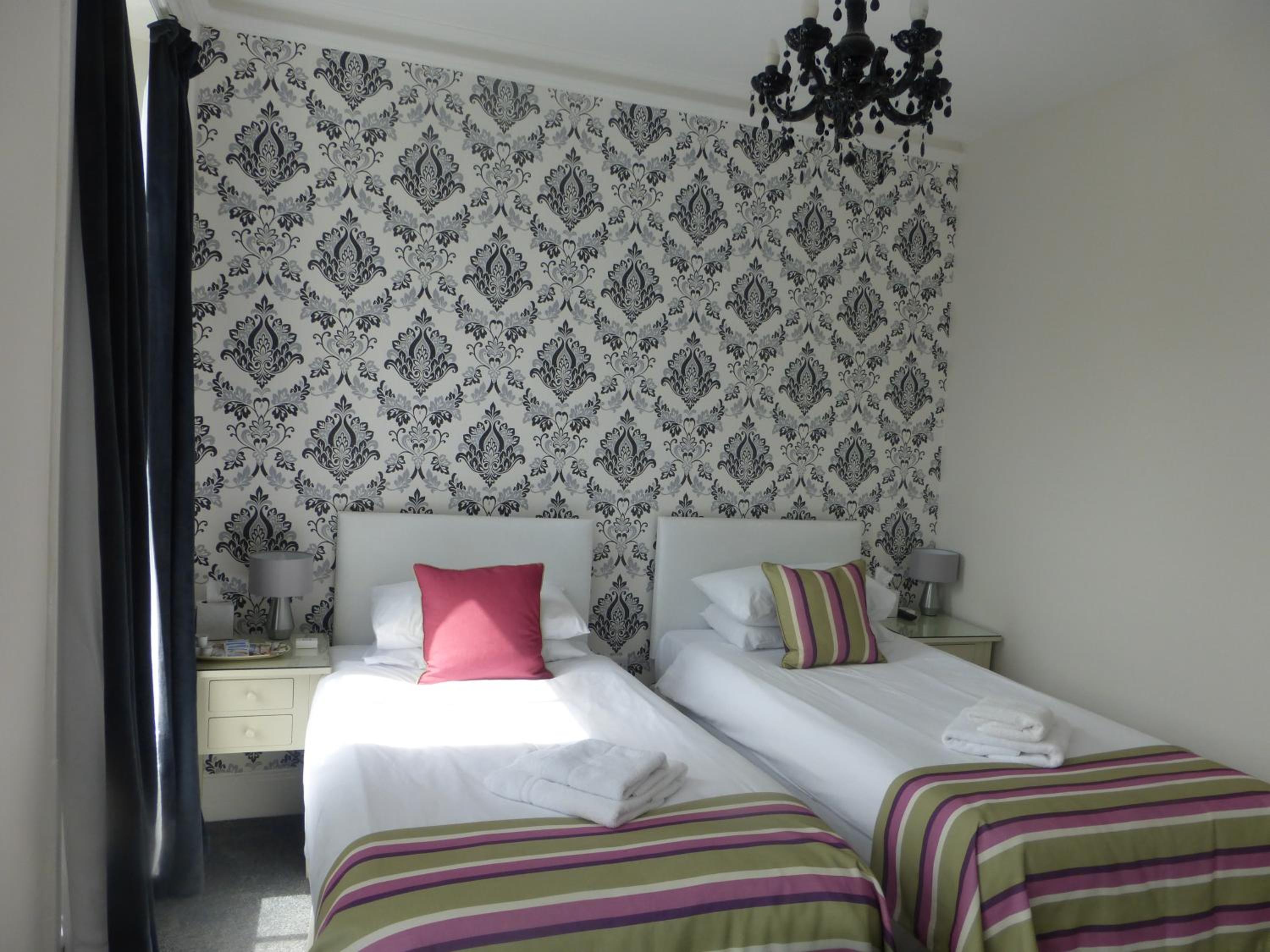 Twin Room with Shower photo 1