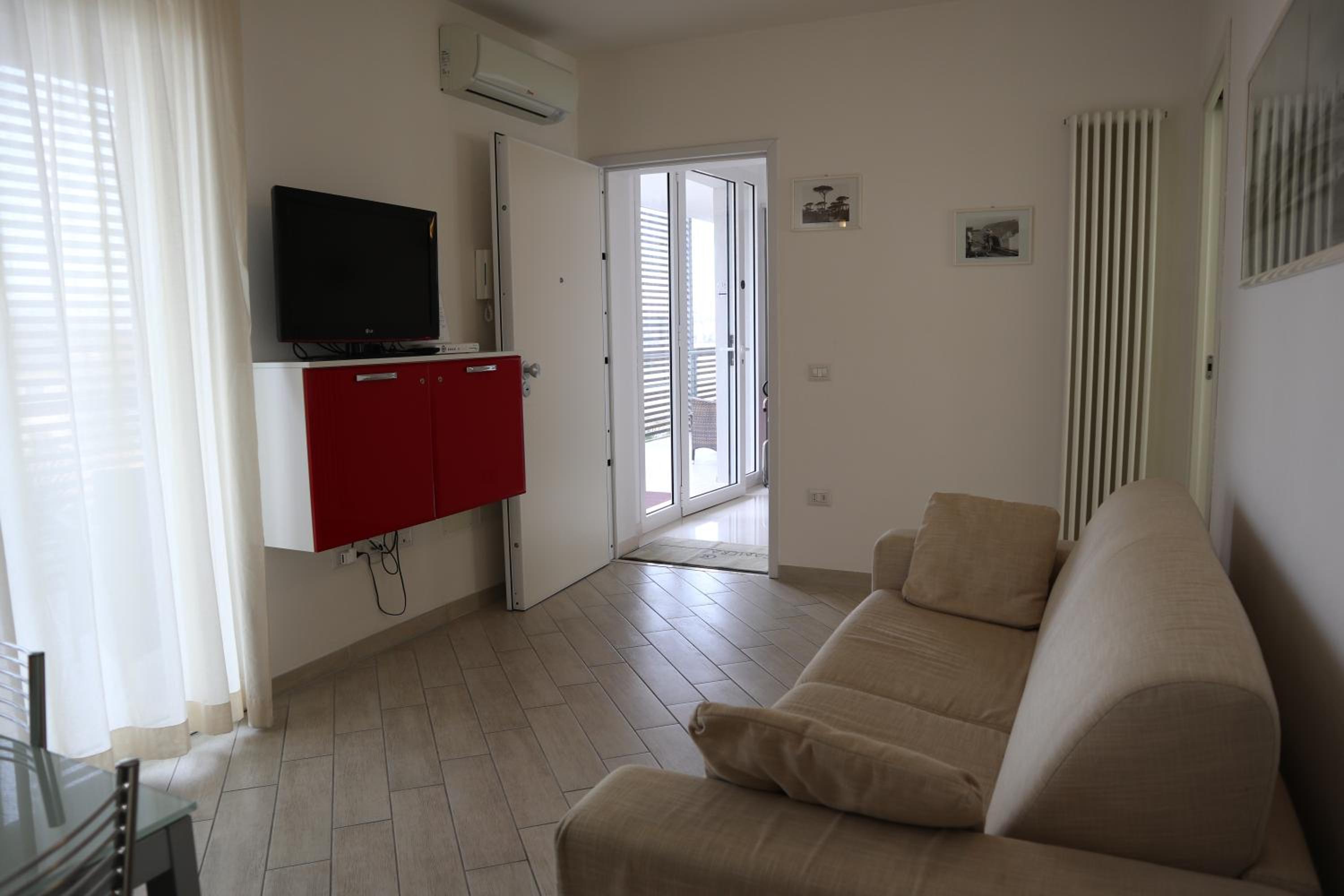 One-Bedroom Apartment - Photo 5