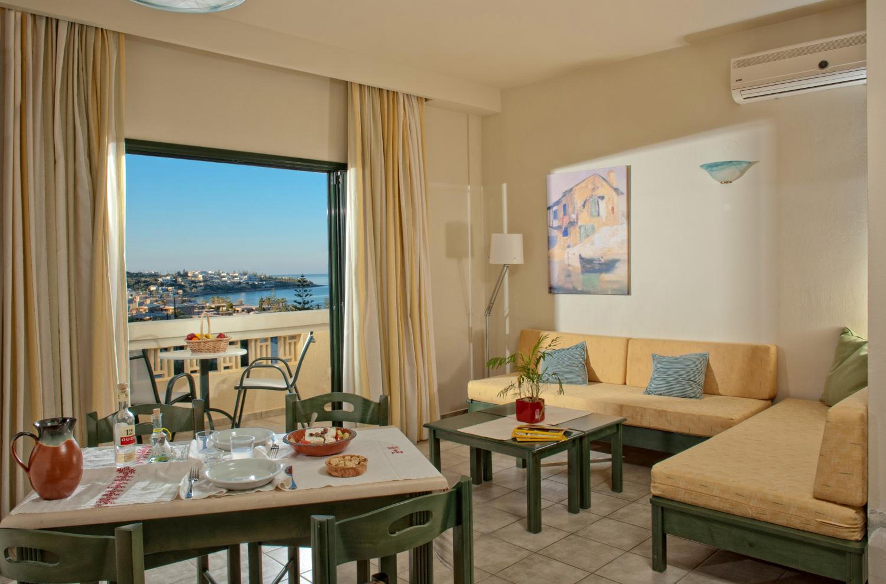 1-Bedroom Family Apartment with Sea view (4 Adults)
